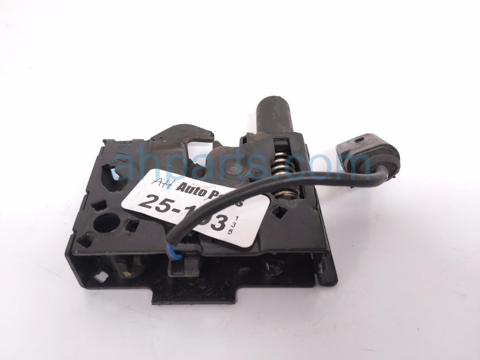 Sold 2019 Audi A4 Audi Passenger Hood Lock / Latch 8W0-823-509-E