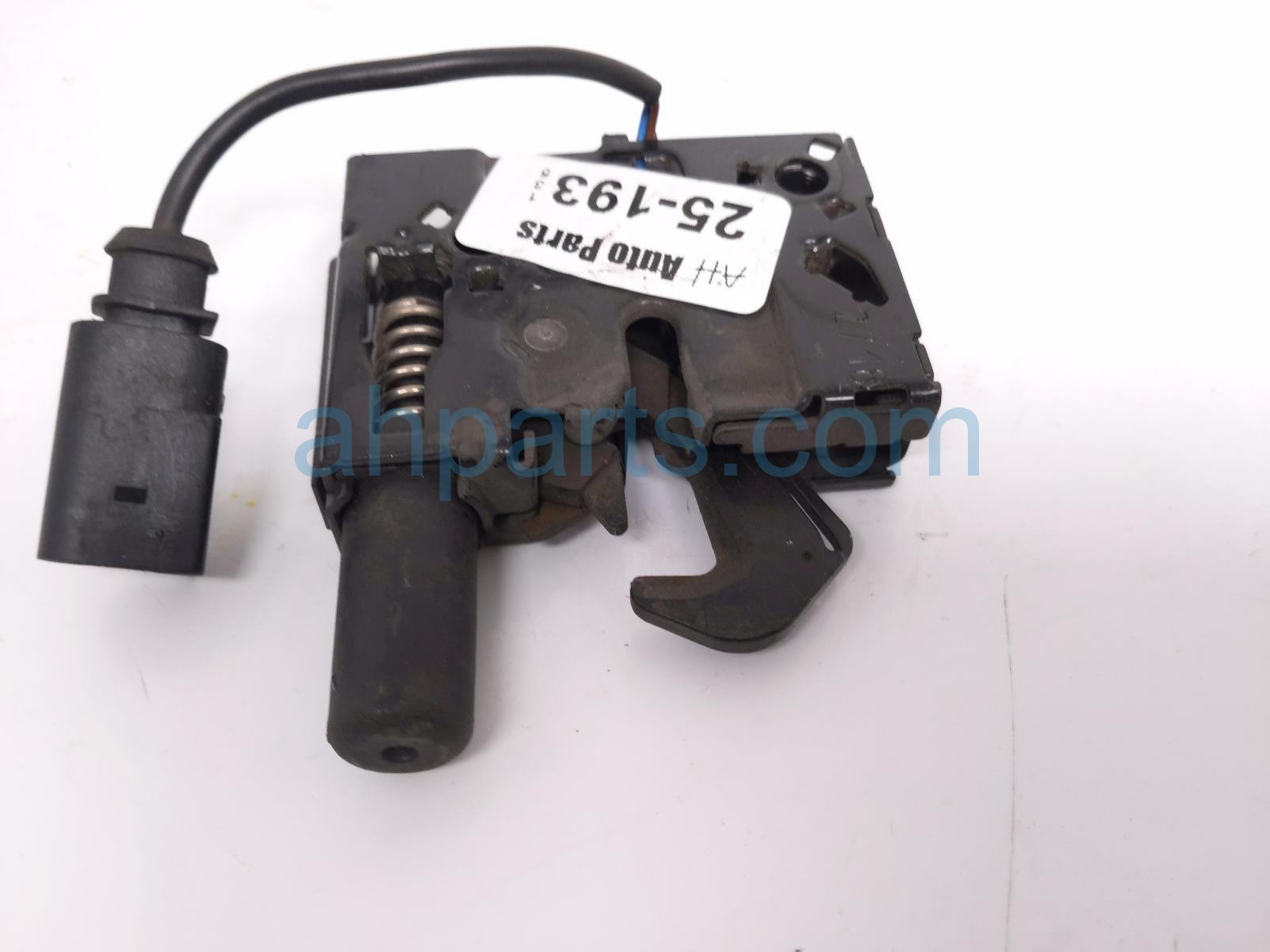 Sold 2019 Audi A4 Audi Passenger Hood Lock / Latch 8W0-823-509-E