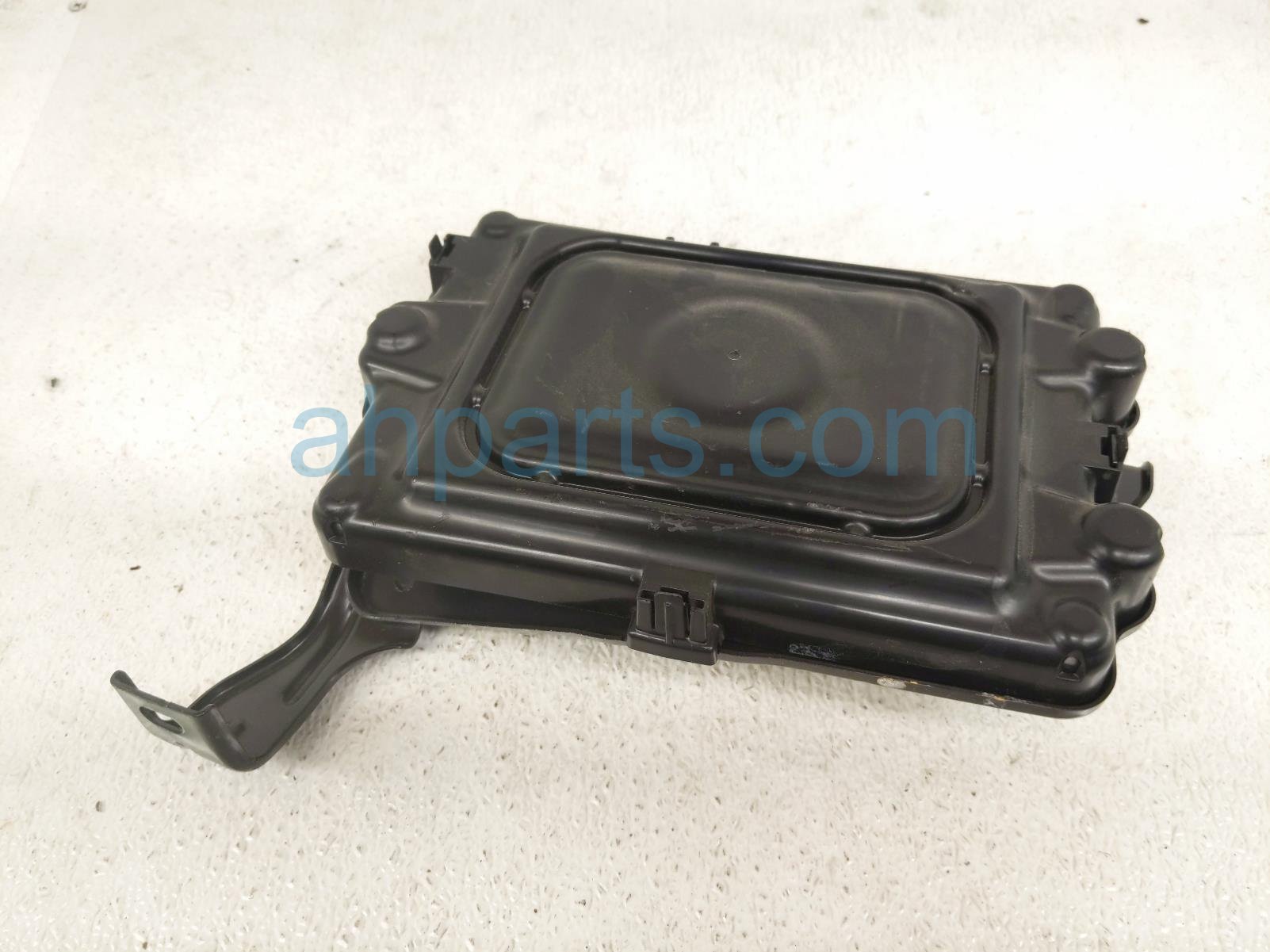 $195 ENGINE COMPUTER MODULE W/BRACKET $195 ENGINE COMPUTER MODULE W/BRACKET