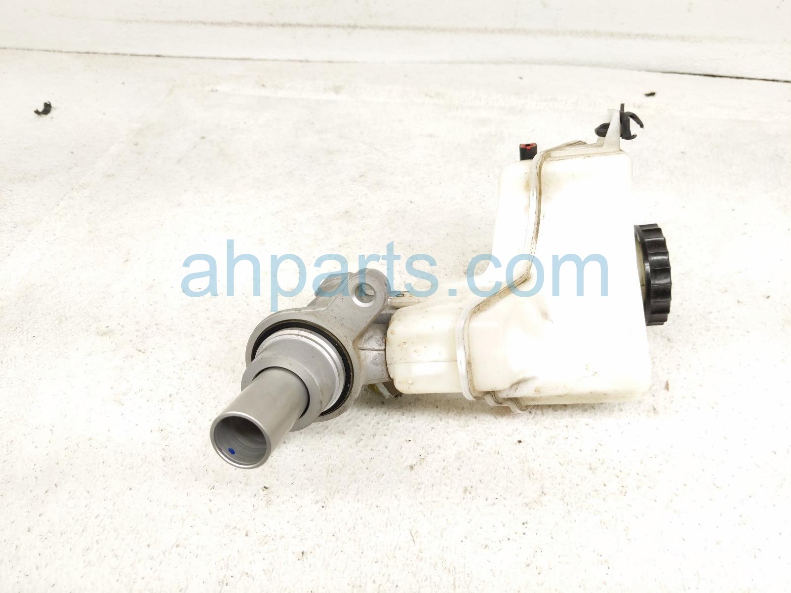 $29 Nissan BRAKE MASTER CYLINDER W/RESERVOIR $29 Nissan BRAKE MASTER CYLINDER W/RESERVOIR