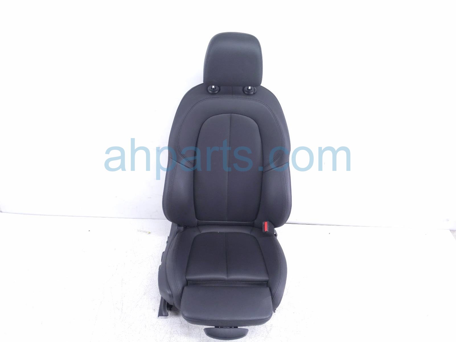 $299 BMW FR/RH SEAT - BLACK - W/ AIRBAG $299 BMW FR/RH SEAT - BLACK - W/ AIRBAG