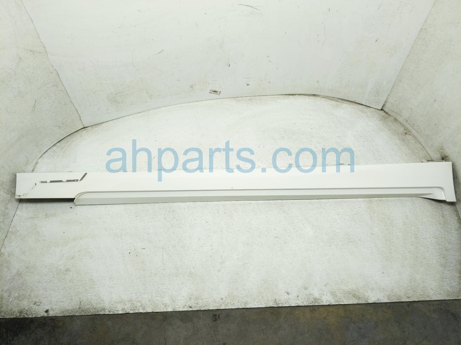 $185 Infiniti RH SIDE SKIRT / MOLDING - WHITE * $185 Infiniti RH SIDE SKIRT / MOLDING - WHITE *