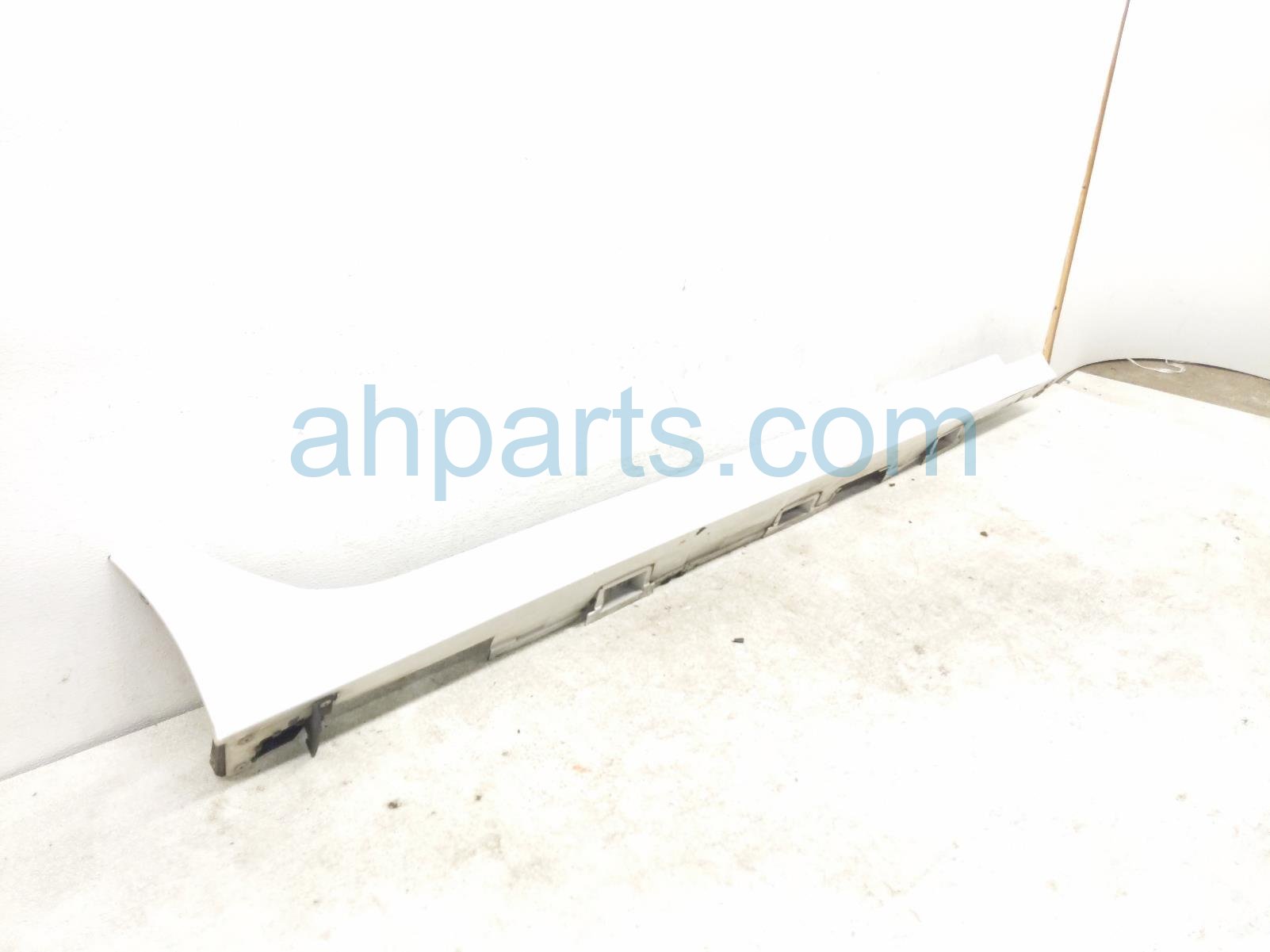 $345 Honda RH SIDE SKIRT / MOLDING - WHITE * $345 Honda RH SIDE SKIRT / MOLDING - WHITE *