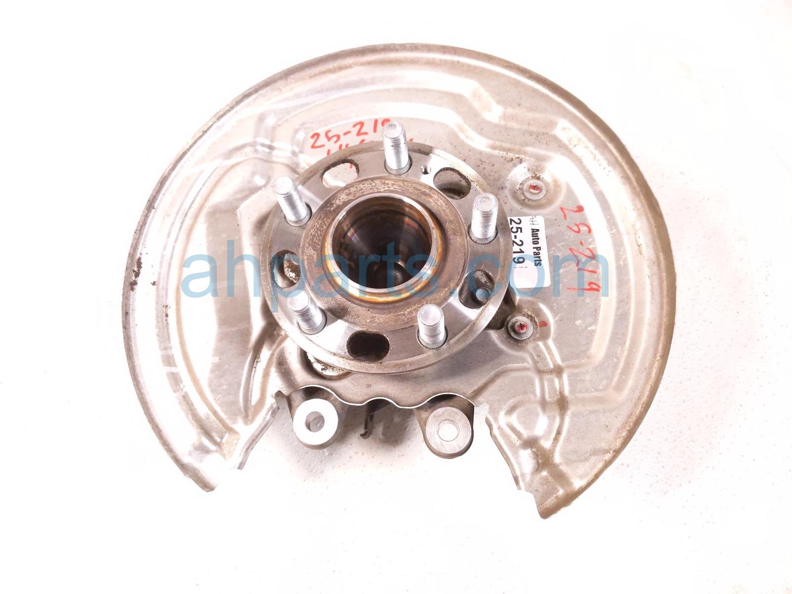 $299 Honda RR/LH SPINDLE KNUCKLE HUB - FWD