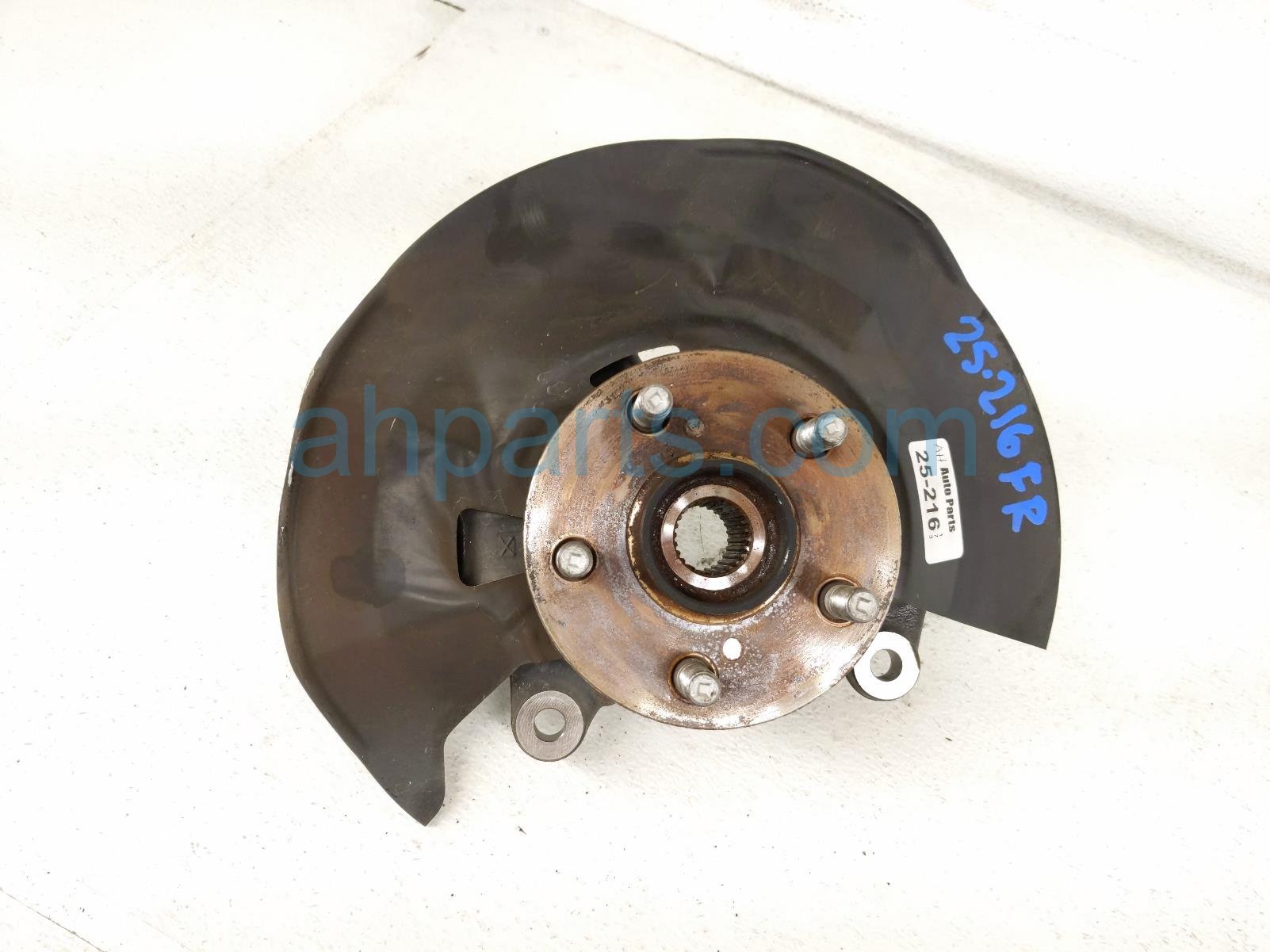 $125 Toyota FR/RH SPINDLE KNUCKLE HUB $125 Toyota FR/RH SPINDLE KNUCKLE HUB
