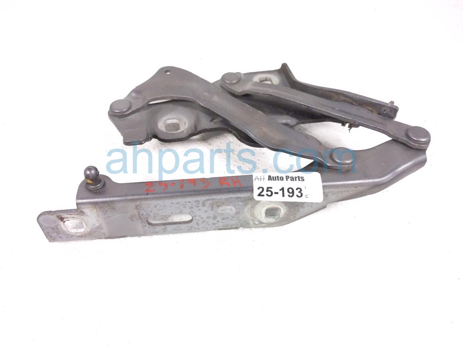$75 Audi RH HOOD HINGE - GREY $75 Audi RH HOOD HINGE - GREY