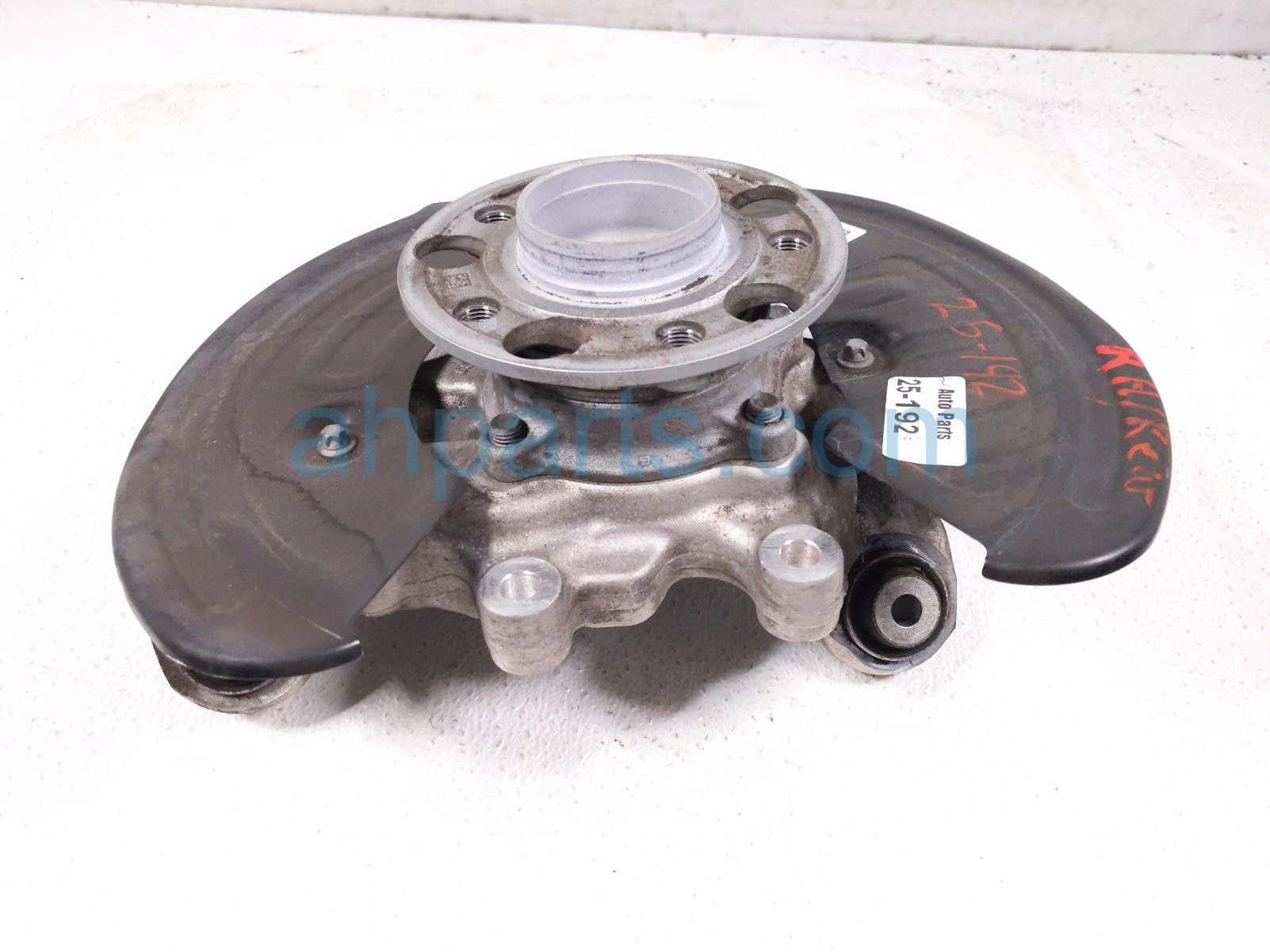 $199 Mercedes RR/RH SPINDLE KNUCKLE HUB $199 Mercedes RR/RH SPINDLE KNUCKLE HUB