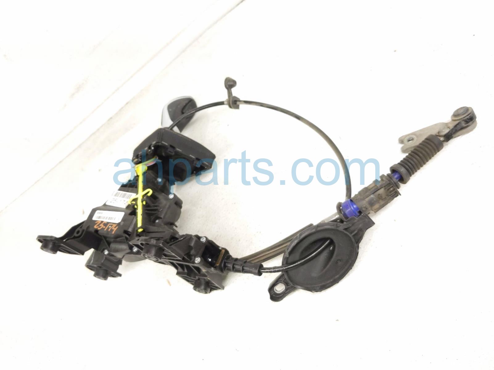 $125 BMW A/T FLOOR SHIFTER SELECTOR CABLE $125 BMW A/T FLOOR SHIFTER SELECTOR CABLE