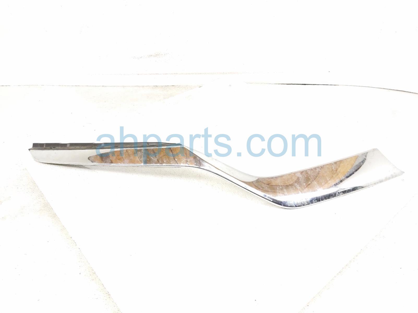 $50 Honda RH UPPER GRILLE EXTENSION - CHROME * $50 Honda RH UPPER GRILLE EXTENSION - CHROME *