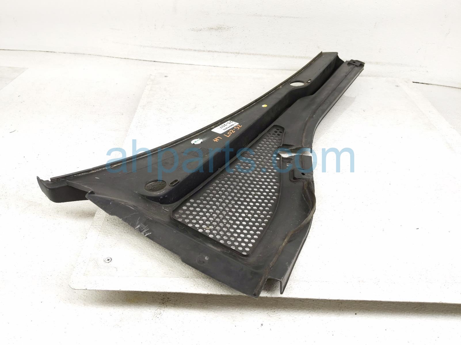 $40 Volkswagen LH WINDSHIELD COWL PANEL $40 Volkswagen LH WINDSHIELD COWL PANEL