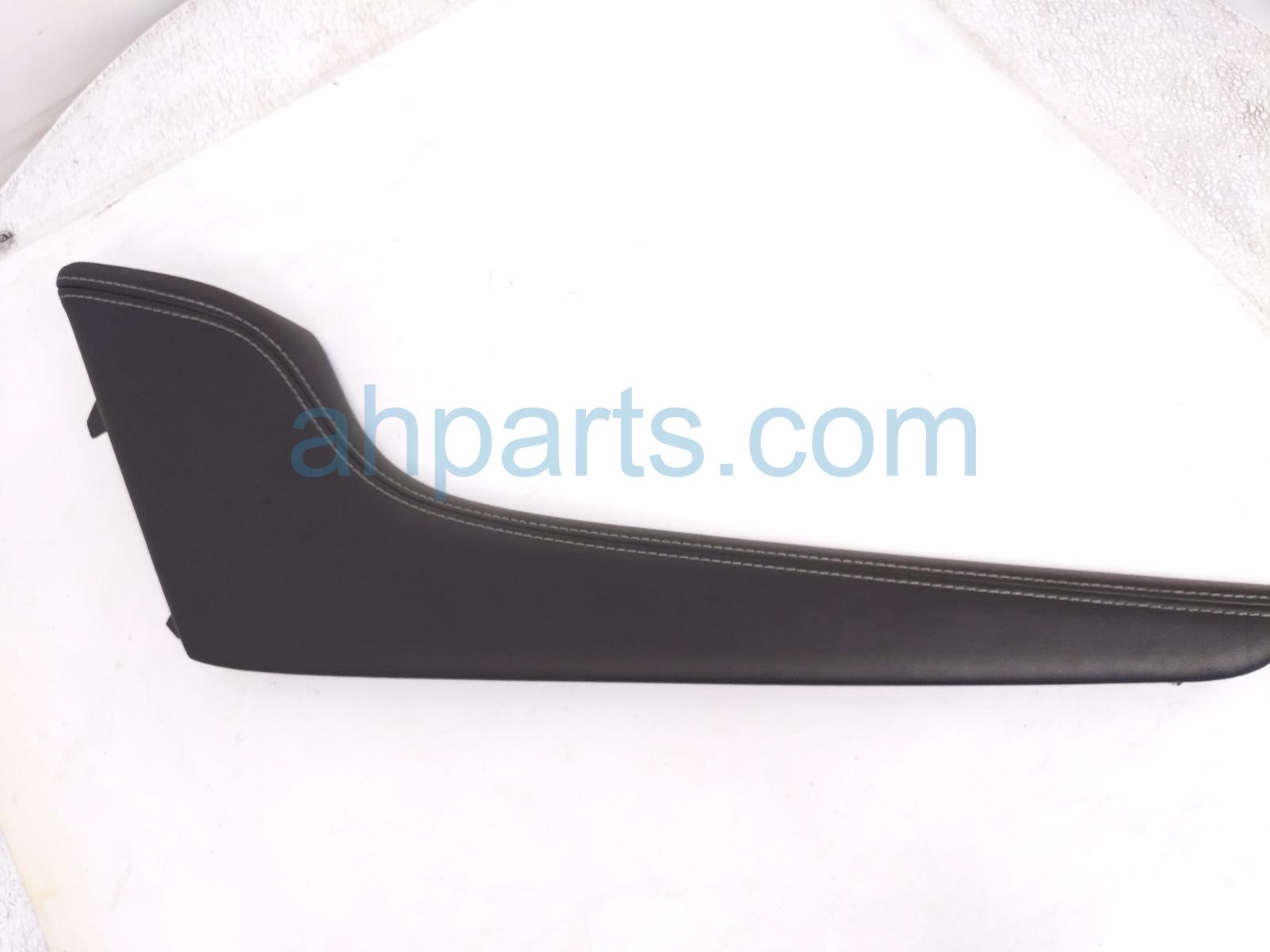 $25 Infiniti RH CENTER CONSOLE TRIM PAD - BLACK $25 Infiniti RH CENTER CONSOLE TRIM PAD - BLACK