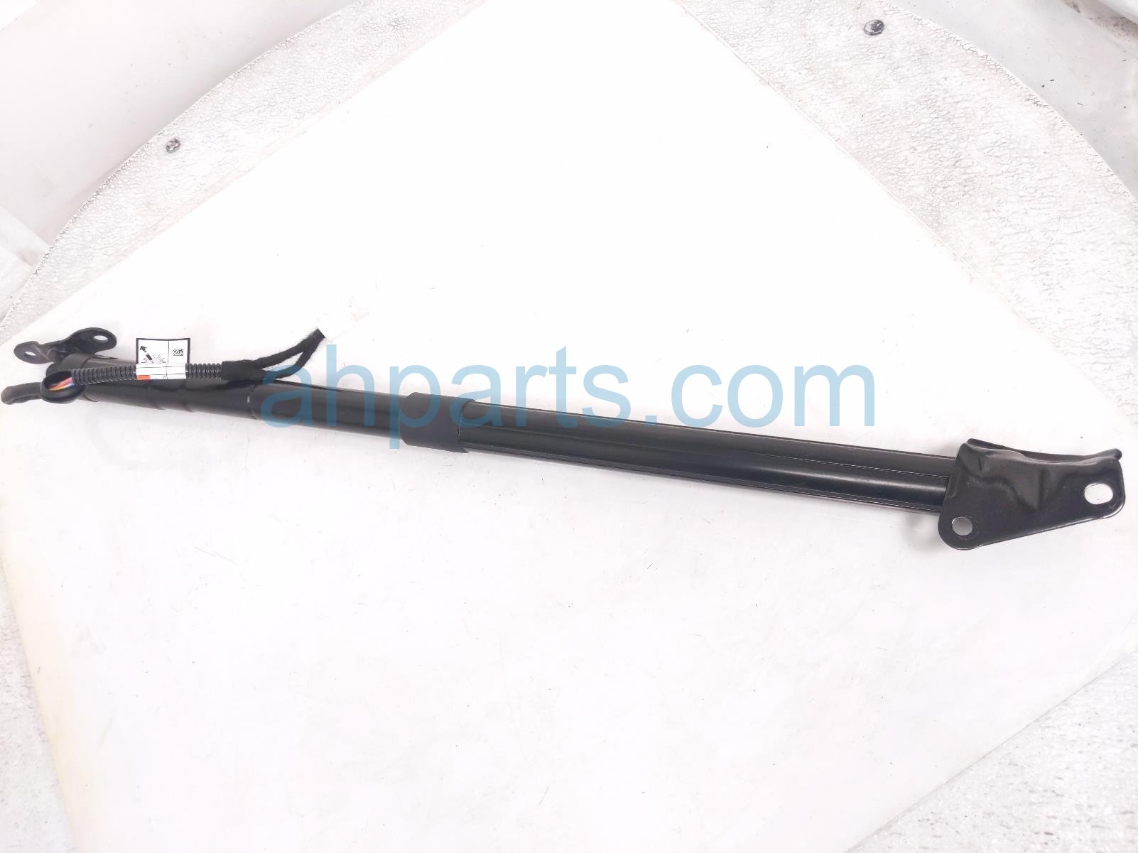 $200 Honda LH POWER TAILGATE STRUT / SHOCK $200 Honda LH POWER TAILGATE STRUT / SHOCK