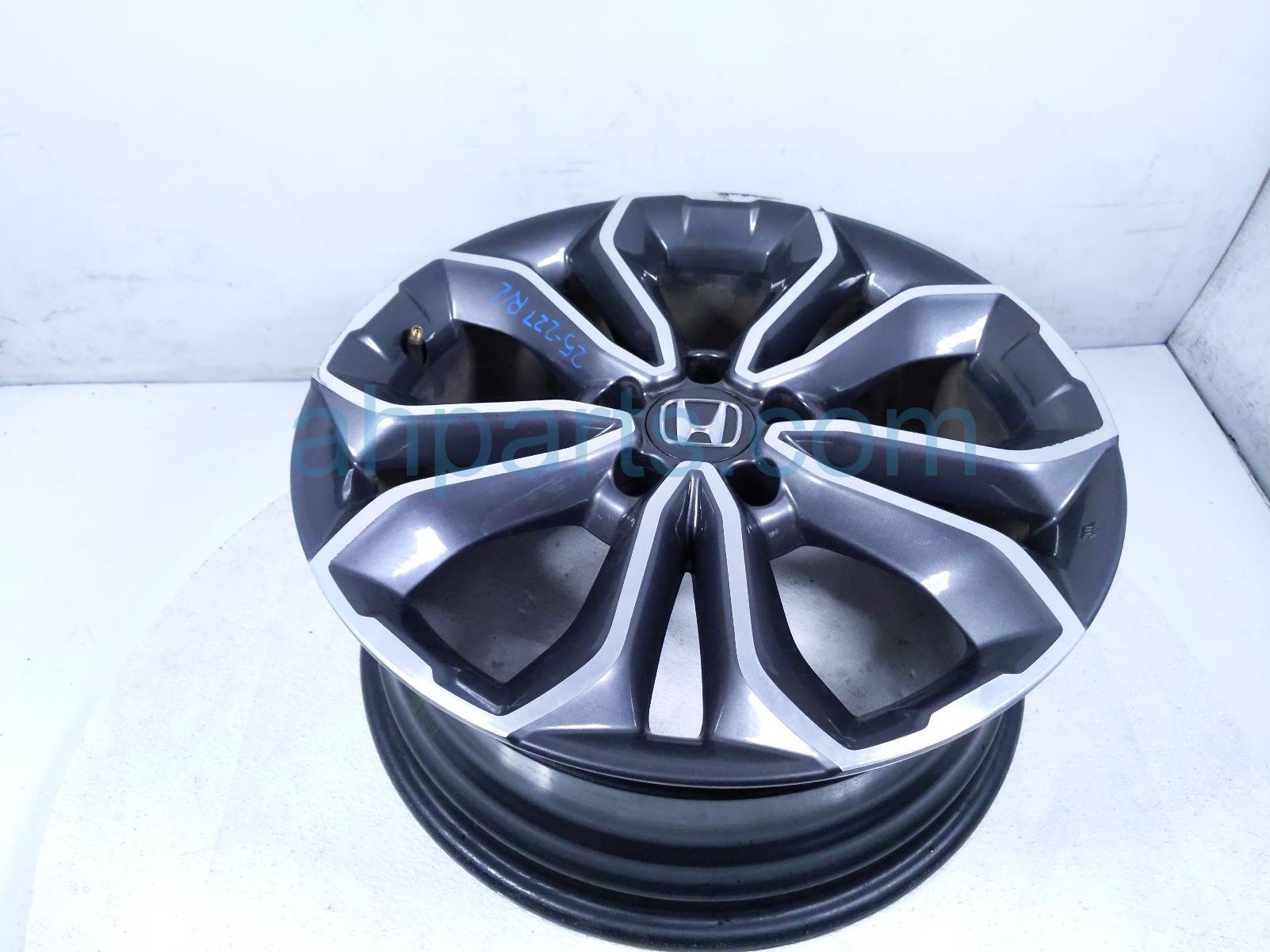 $225 Honda RR/LH WHEEL / RIM * $225 Honda RR/LH WHEEL / RIM *