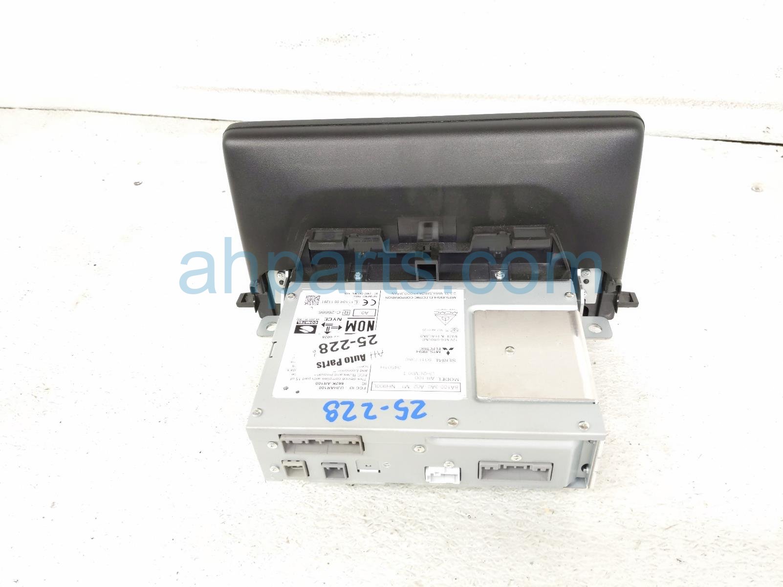 $495 Honda RADIO RECEIVER & DISPLAY SCREEN $495 Honda RADIO RECEIVER & DISPLAY SCREEN