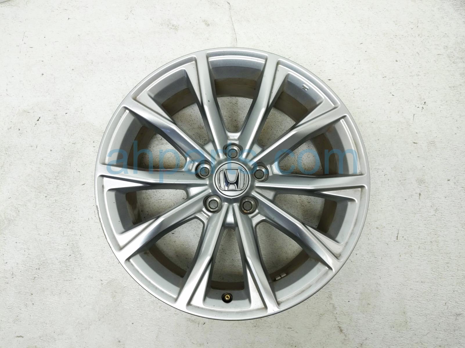 $295 Honda FR/RH WHEEL / RIM - SCUFFS $295 Honda FR/RH WHEEL / RIM - SCUFFS