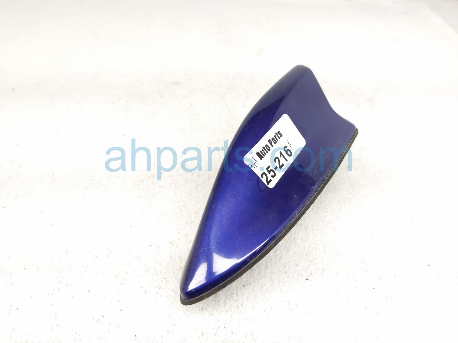 $75 Toyota ANTENNA - ROOF MTD - BLUE HOUSING * $75 Toyota ANTENNA - ROOF MTD - BLUE HOUSING *