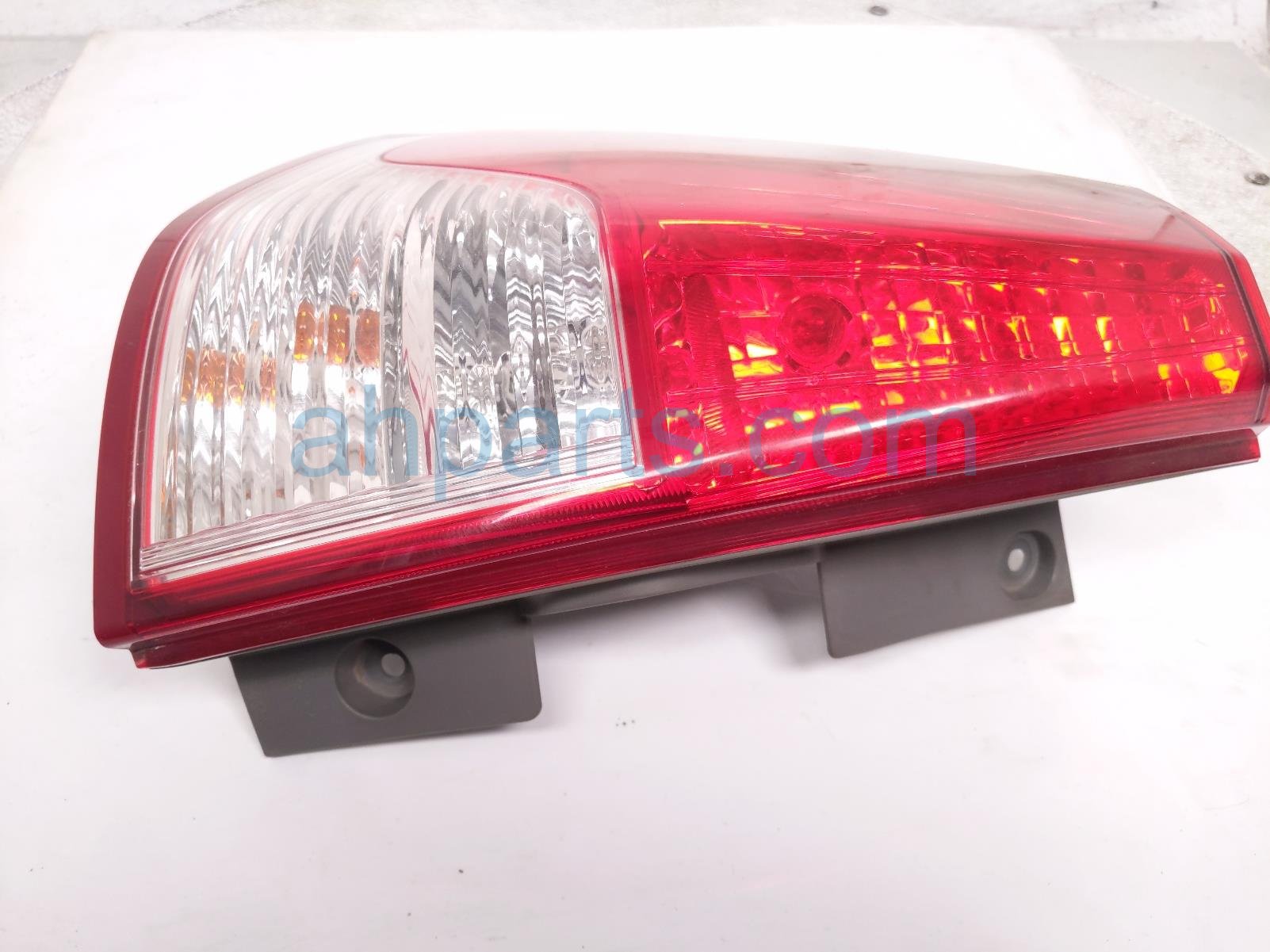 $115 Honda LH LOWER TAIL LAMP (ON BODY) * $115 Honda LH LOWER TAIL LAMP (ON BODY) *