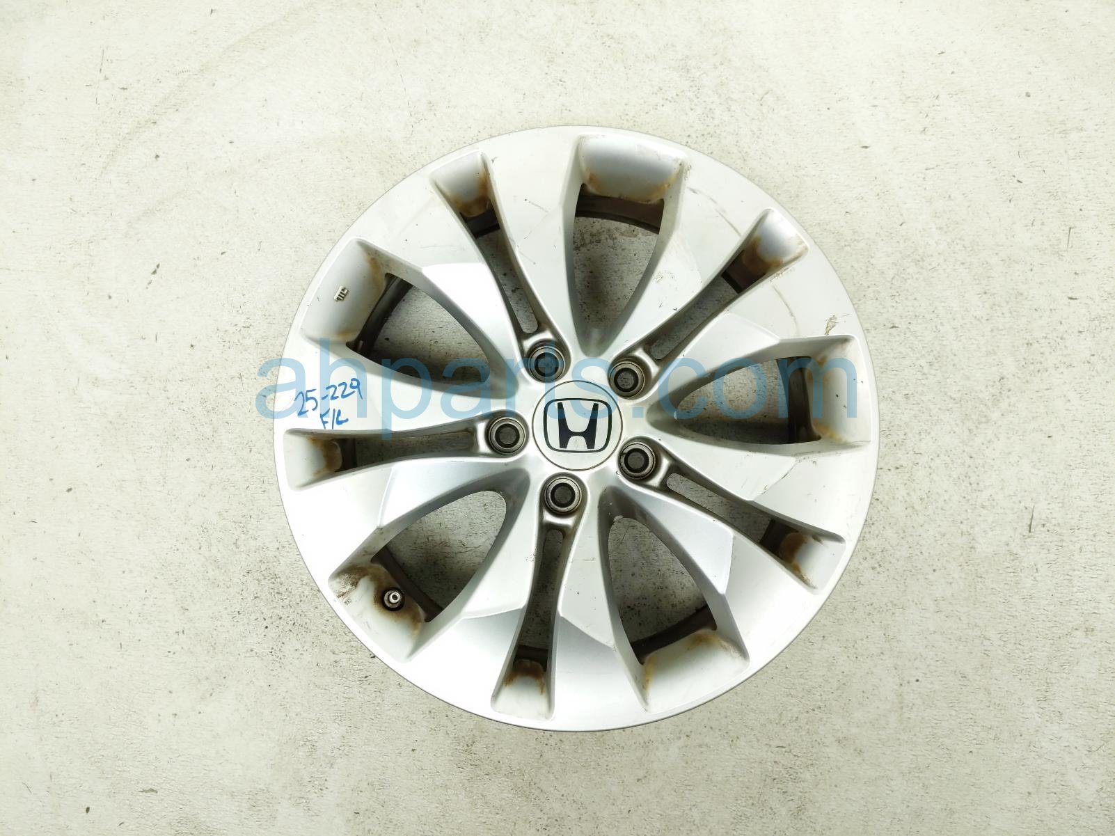 $99 Honda FR/LH WHEEL / RIM - SCUFFS $99 Honda FR/LH WHEEL / RIM - SCUFFS