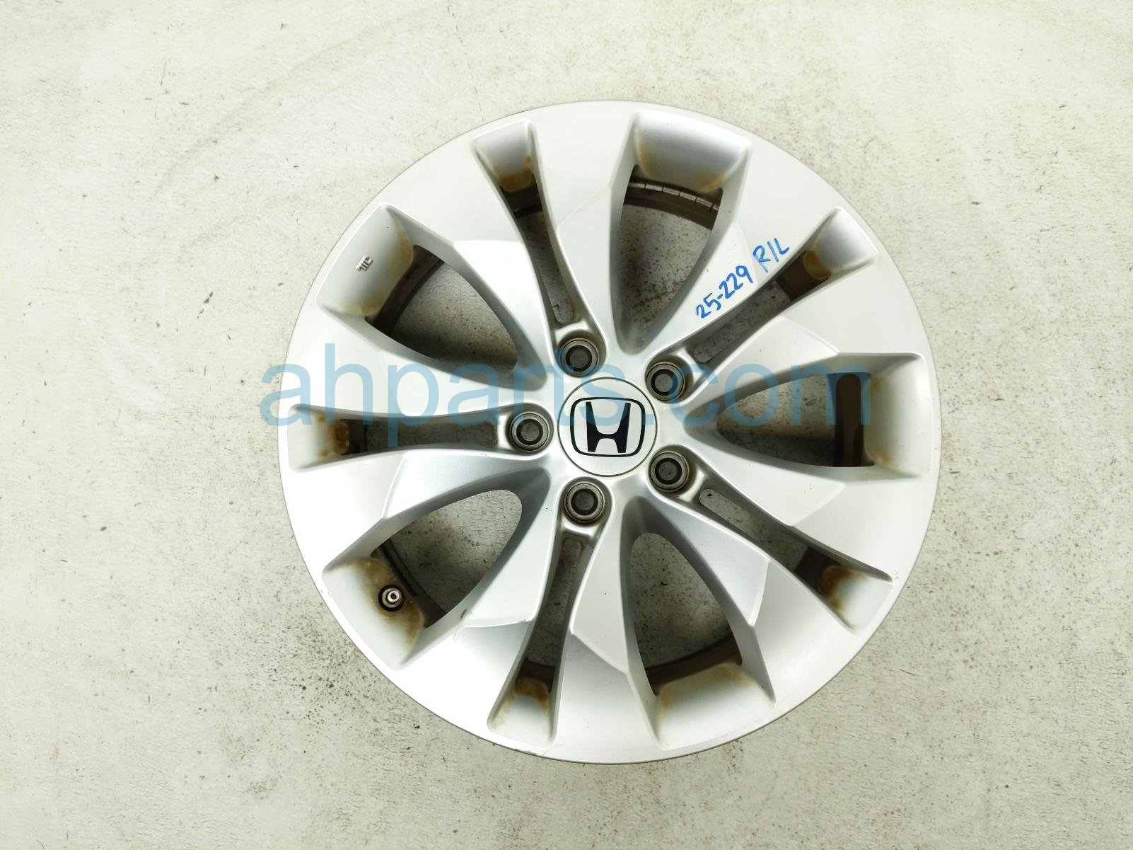 $125 Honda RR/LH WHEEL / RIM - SCRATCHES $125 Honda RR/LH WHEEL / RIM - SCRATCHES