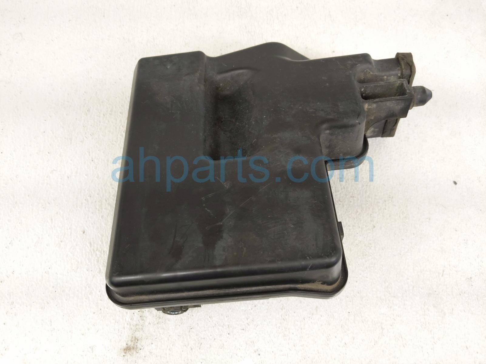 $20 Nissan LH AIR CLEANER RESONATOR $20 Nissan LH AIR CLEANER RESONATOR