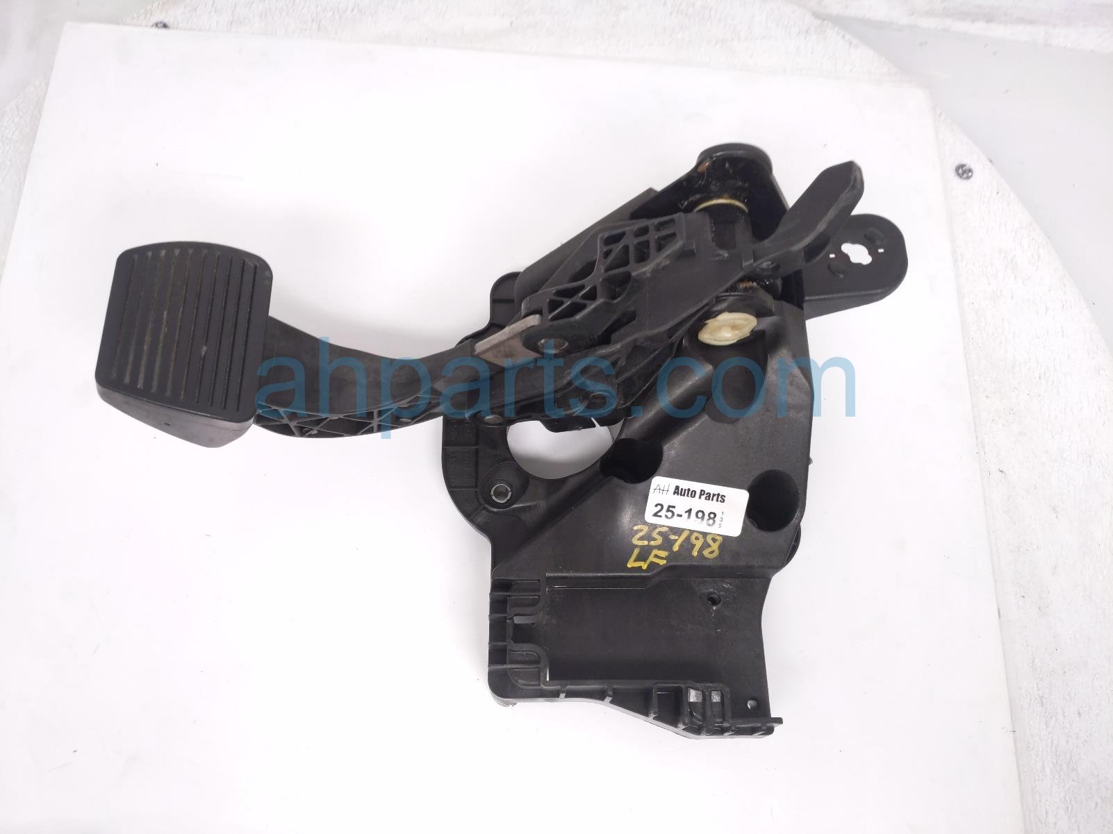 $99 Dodge BRAKE PEDAL ASSY - 2.4L $99 Dodge BRAKE PEDAL ASSY - 2.4L