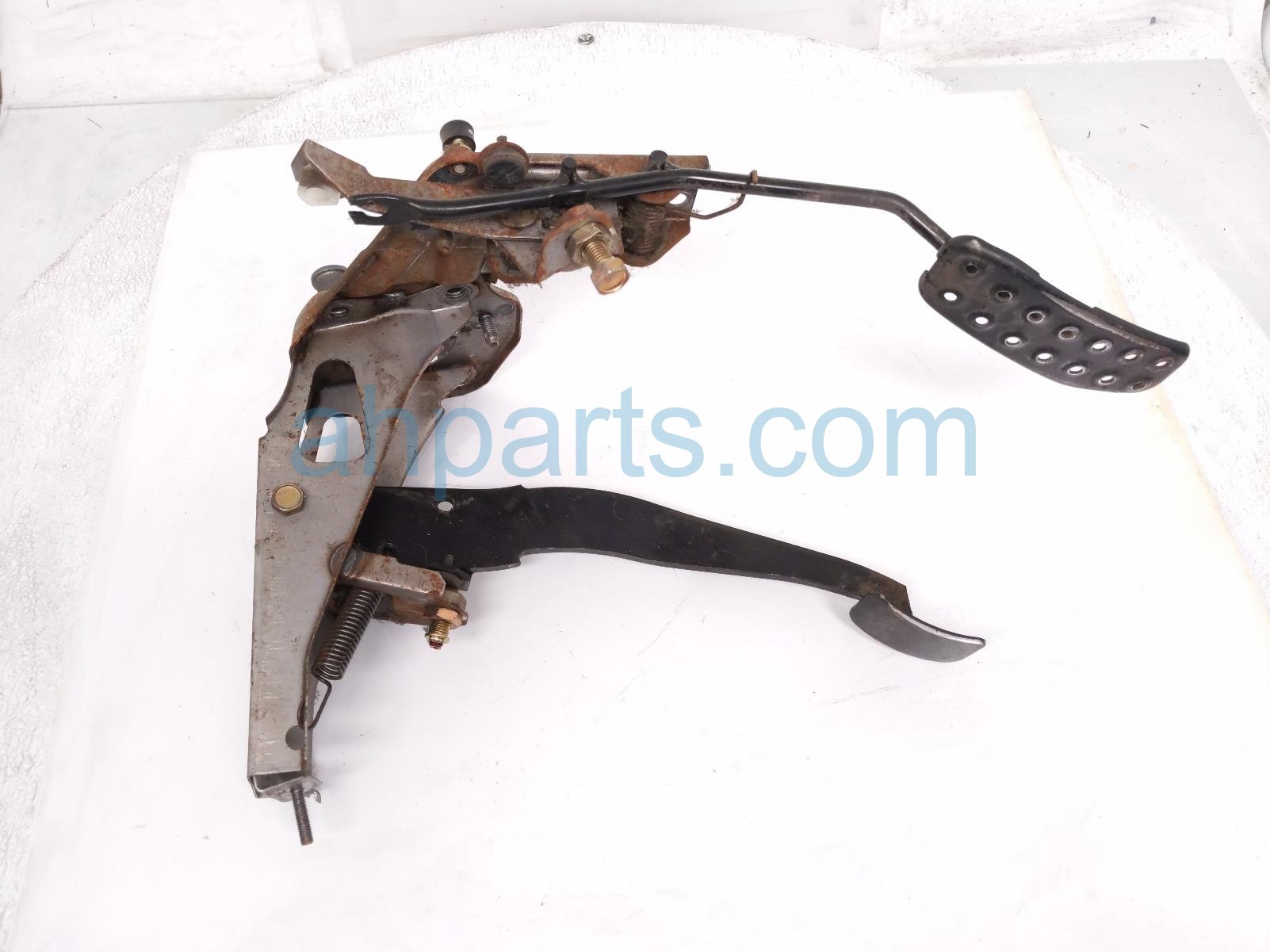 $75 Mazda ACCELERATOR / BRAKE PEDAL ASSY - M.T $75 Mazda ACCELERATOR / BRAKE PEDAL ASSY - M.T