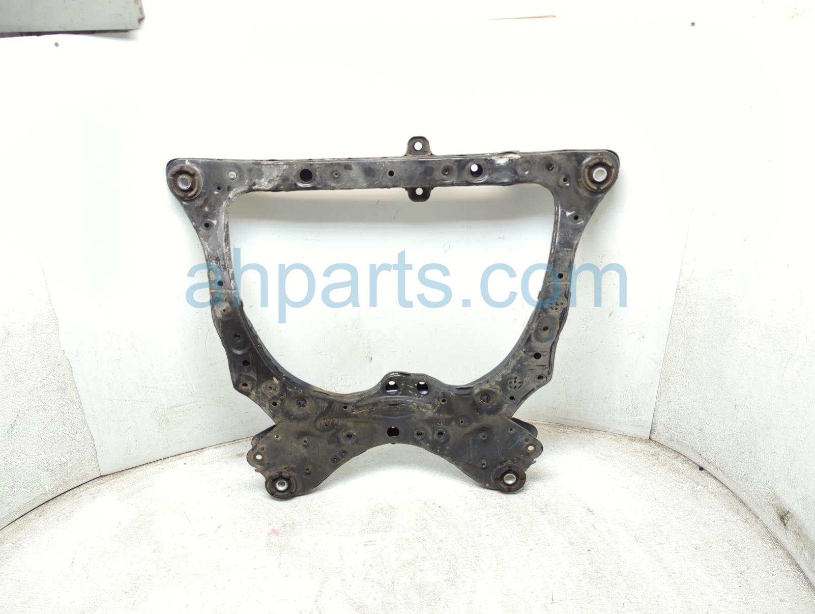 $850 Toyota FRONT ENGINE SUB FRAME / CRADLE