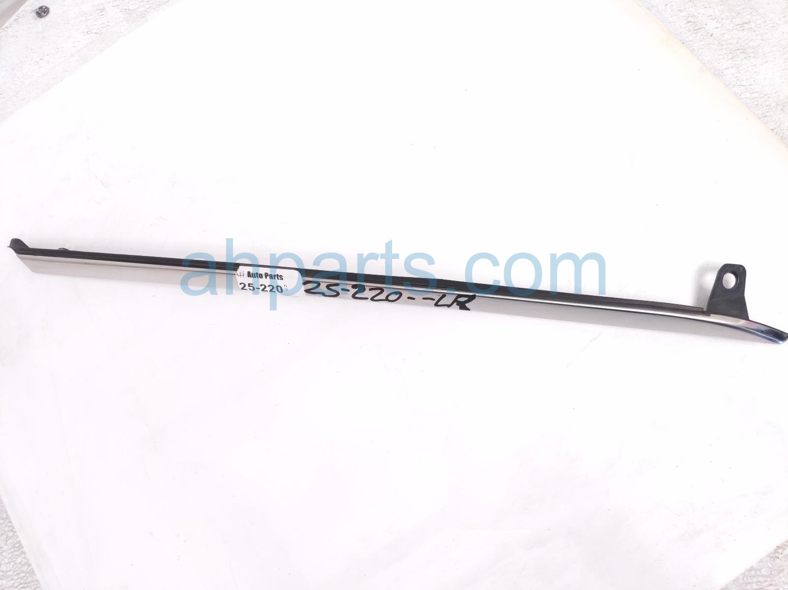 $75 Nissan RR/LH QUARTER UPPER FINISHER- CHROME $75 Nissan RR/LH QUARTER UPPER FINISHER- CHROME