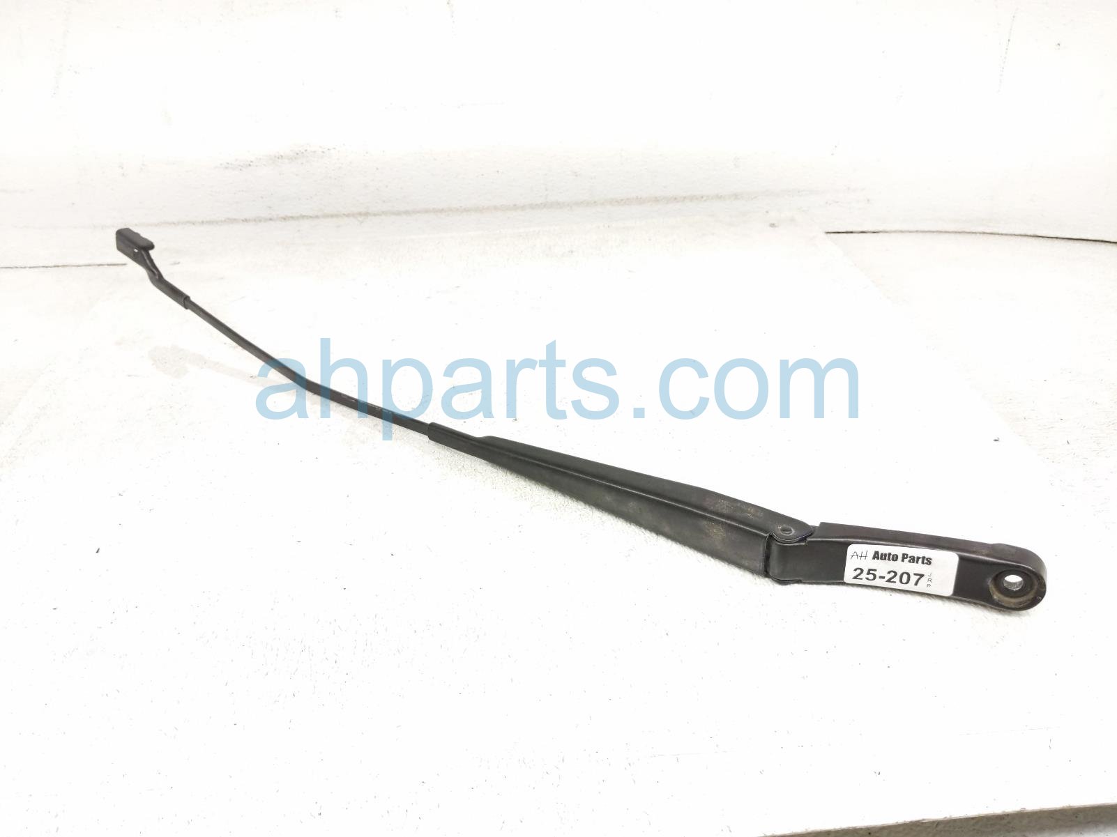 $25 Volkswagen RH WINDSHIELD WIPER ARM $25 Volkswagen RH WINDSHIELD WIPER ARM