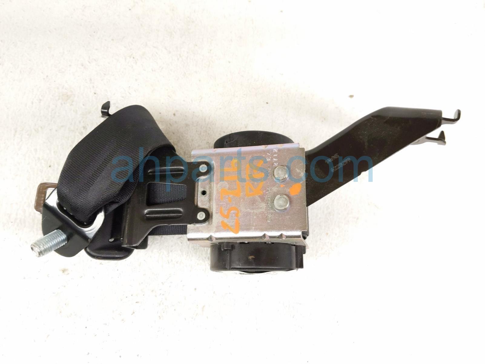 $50 Toyota 2ND ROW RH SEAT BELT - BLACK $50 Toyota 2ND ROW RH SEAT BELT - BLACK