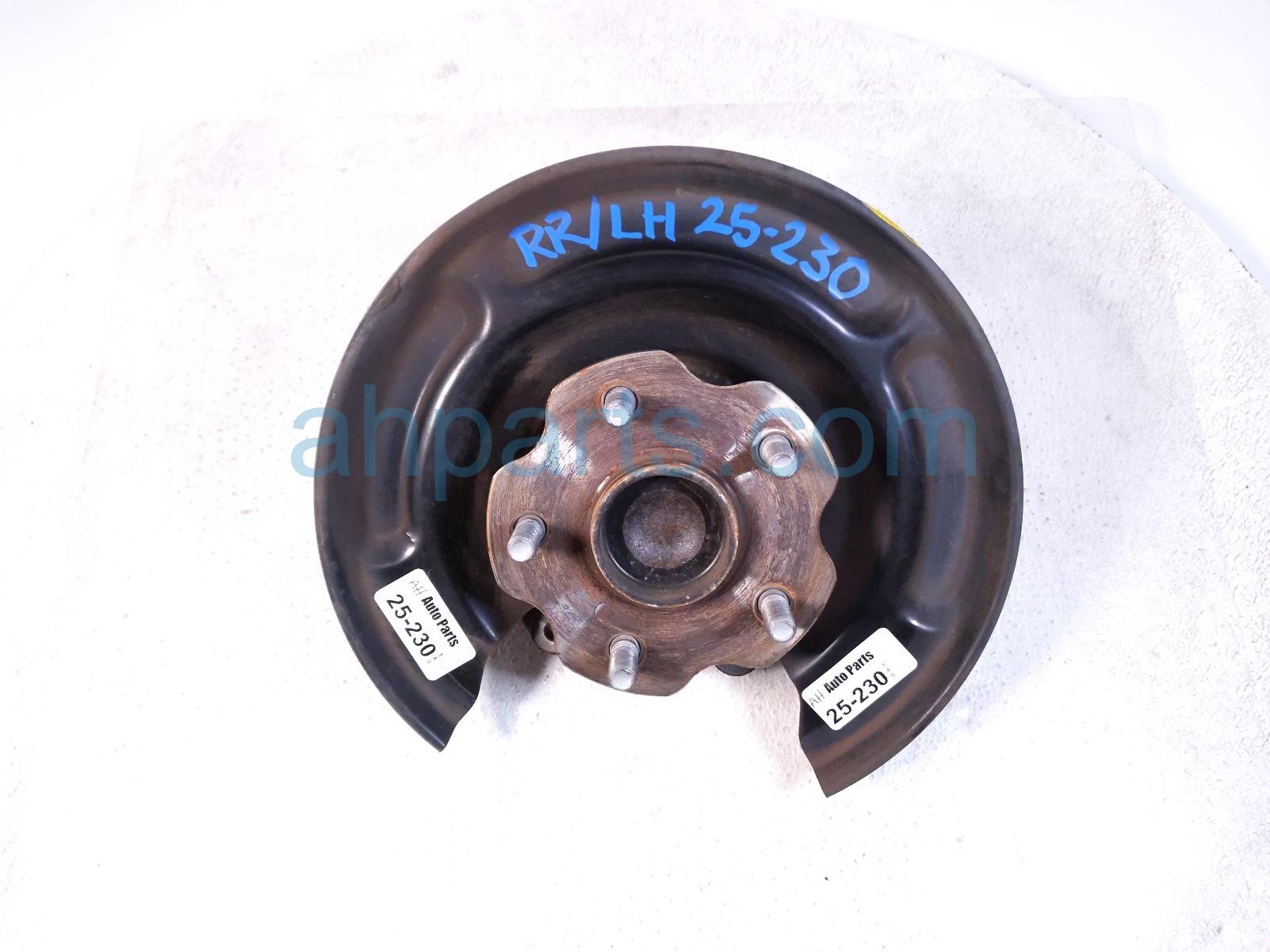 $99 Scion RR/LH SPINDLE KNUCKLE HUB