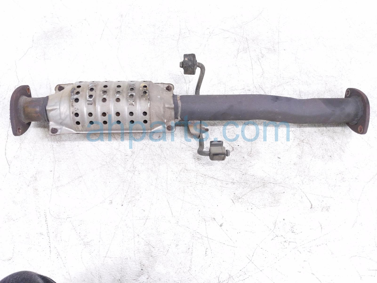 $400 Toyota CENTER EXHAUST PIPE * $400 Toyota CENTER EXHAUST PIPE *