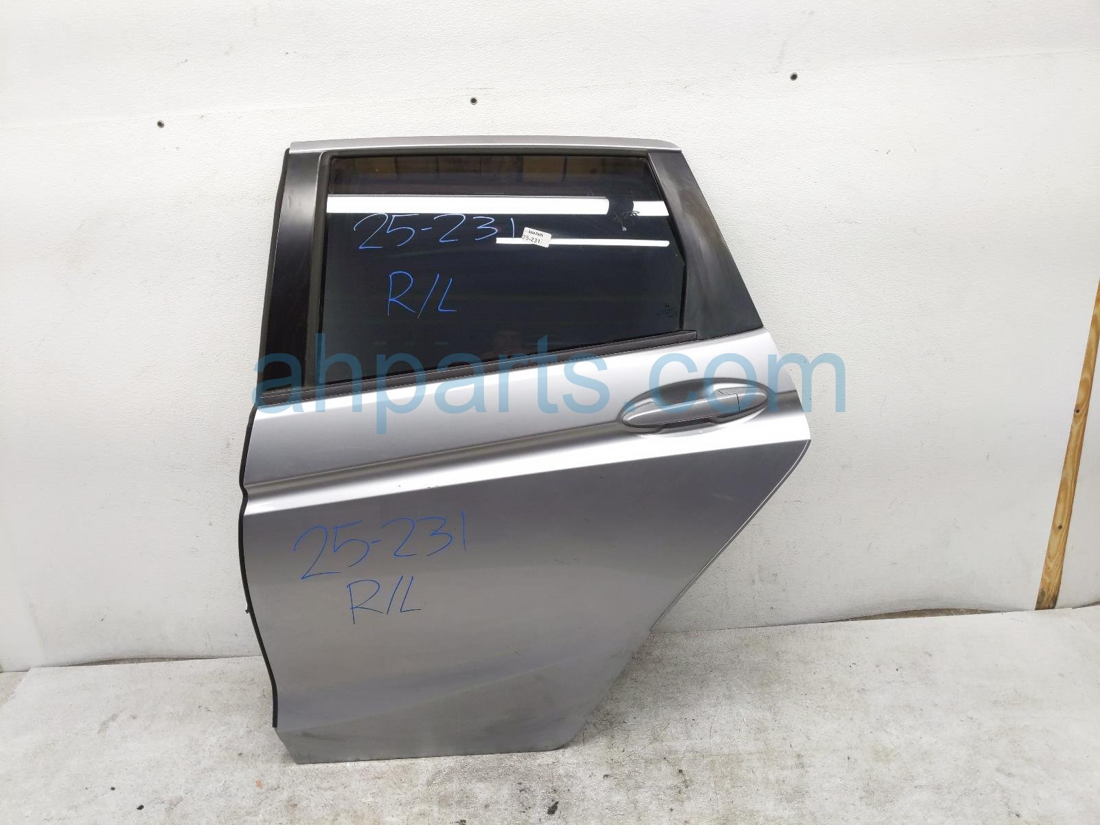 $499 Honda RR/LH DOOR- SILVER - NO INSIDE TRIM* $499 Honda RR/LH DOOR- SILVER - NO INSIDE TRIM*