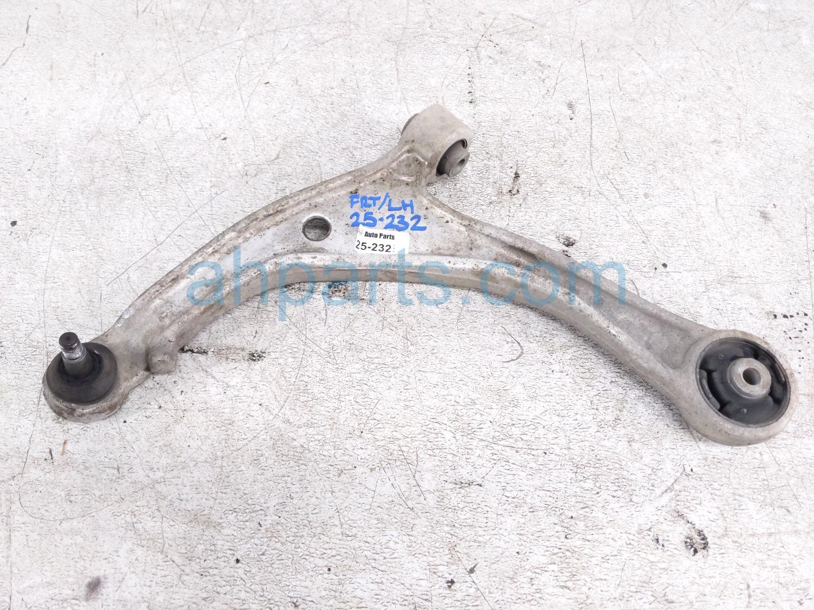 $100 Honda FR/LH LOWER CONTROL ARM - WORN BUSH $100 Honda FR/LH LOWER CONTROL ARM - WORN BUSH