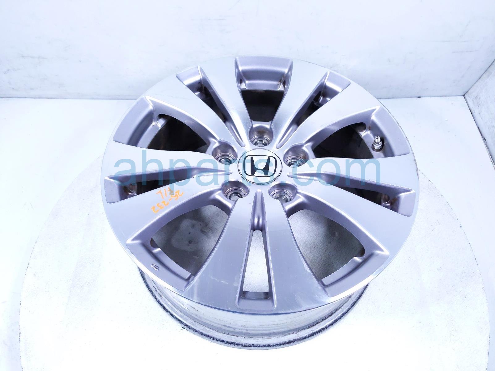 $125 Honda FR/LH WHEEL / RIM $125 Honda FR/LH WHEEL / RIM