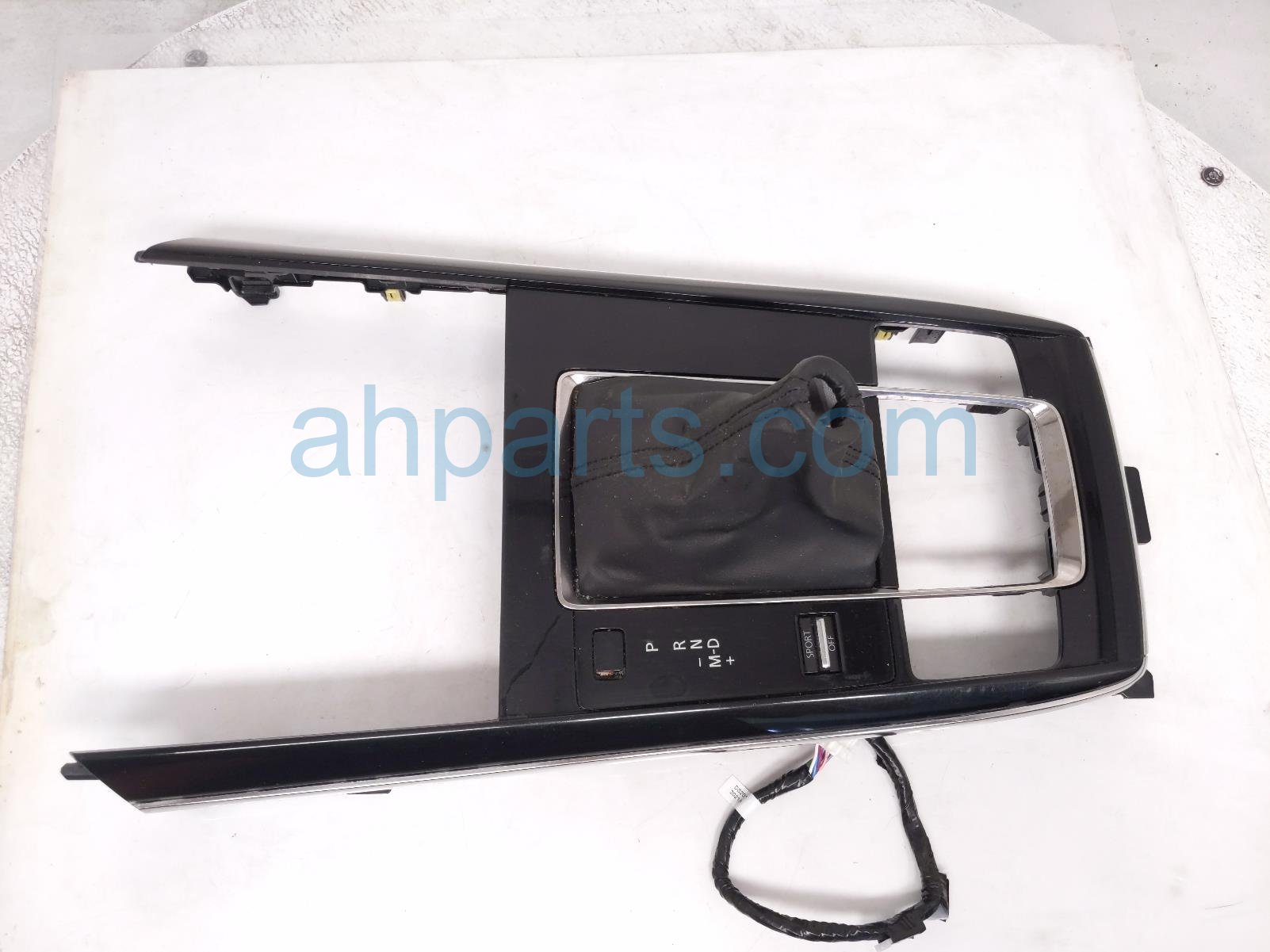 $125 Mazda UPPER SHIFTER TRIM BEZEL W/BOOT * $125 Mazda UPPER SHIFTER TRIM BEZEL W/BOOT *