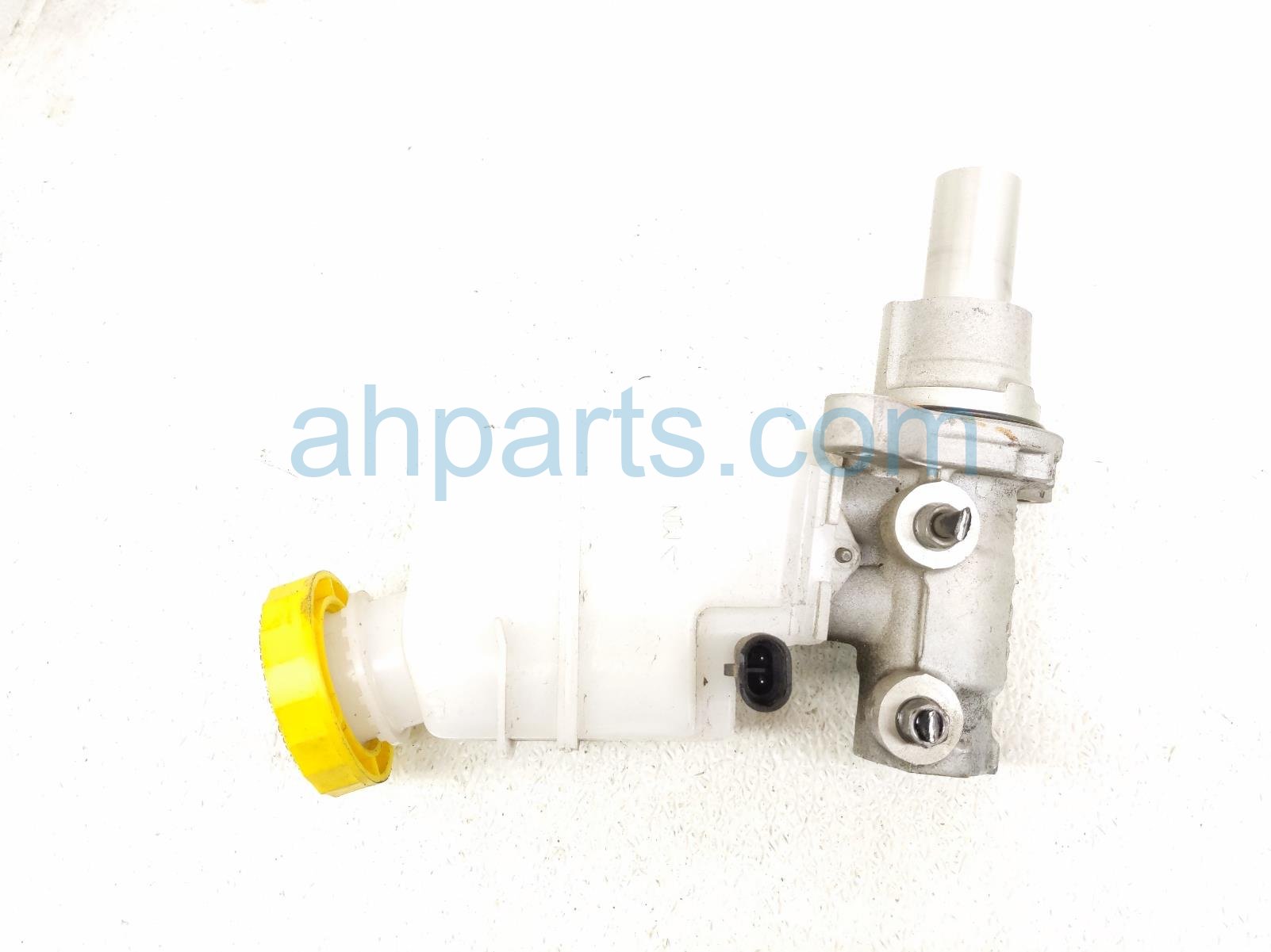 $135 Dodge BRAKE MASTER CYLINDER W/RESERVOIR $135 Dodge BRAKE MASTER CYLINDER W/RESERVOIR