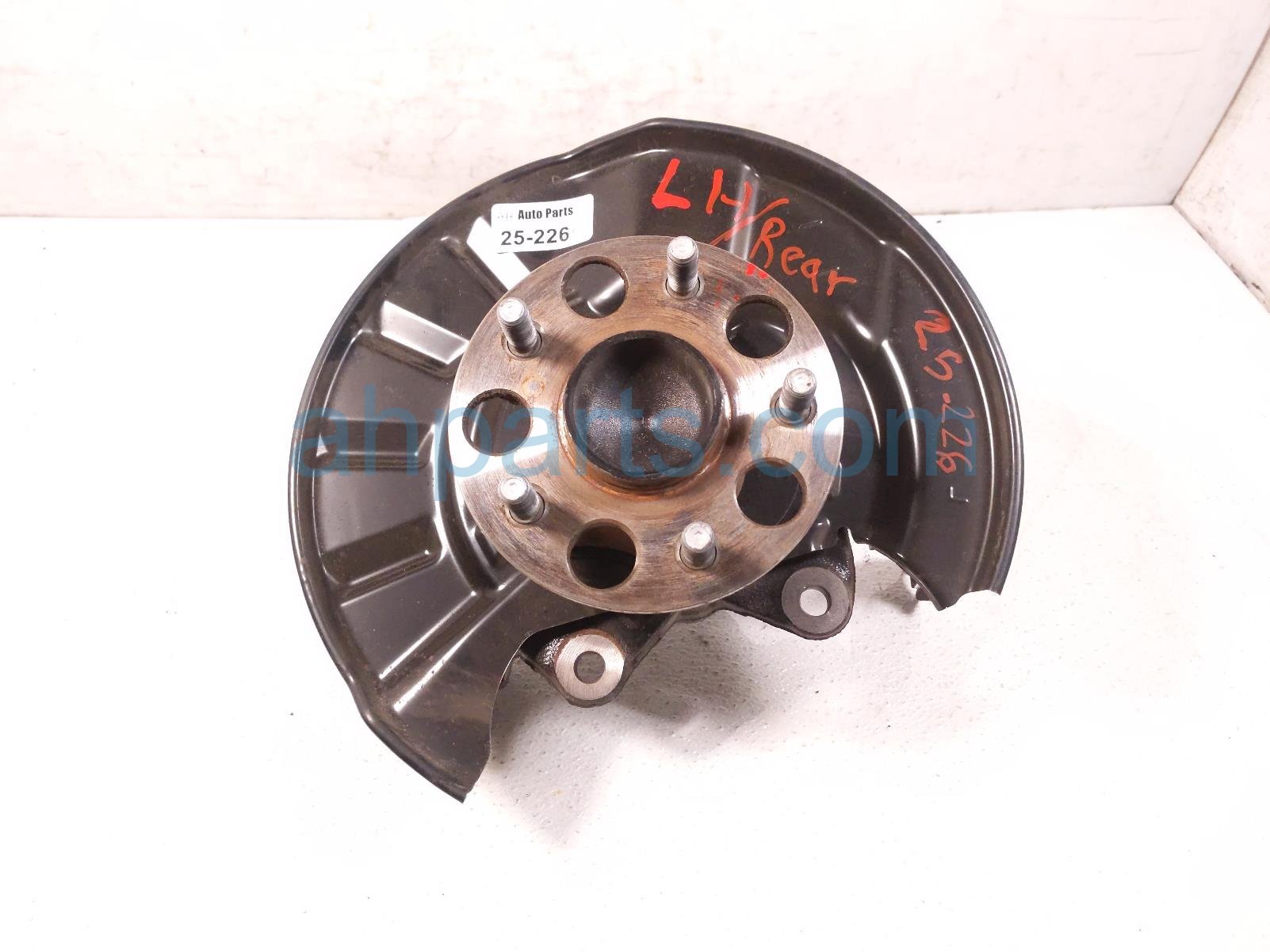 $299 Toyota RR/LH SPINDLE KNUCKLE HUB