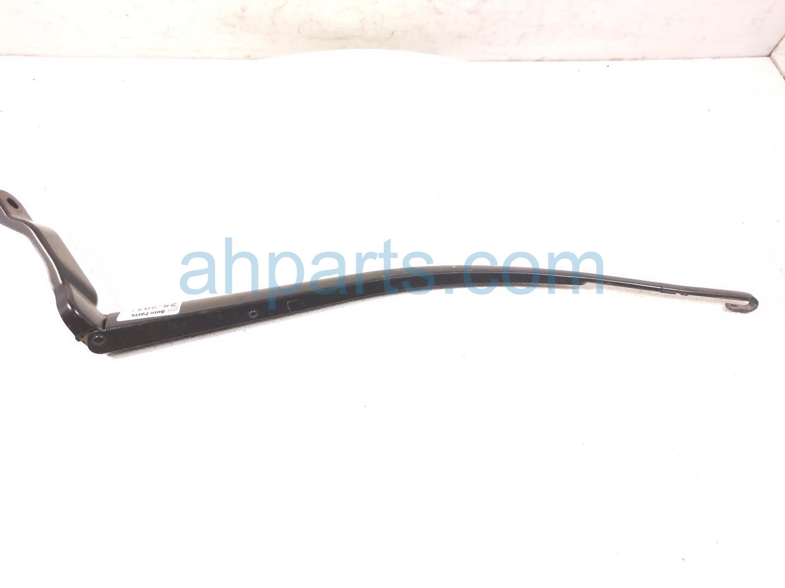 $15 Honda RH WINDSHIELD WIPER ARM *