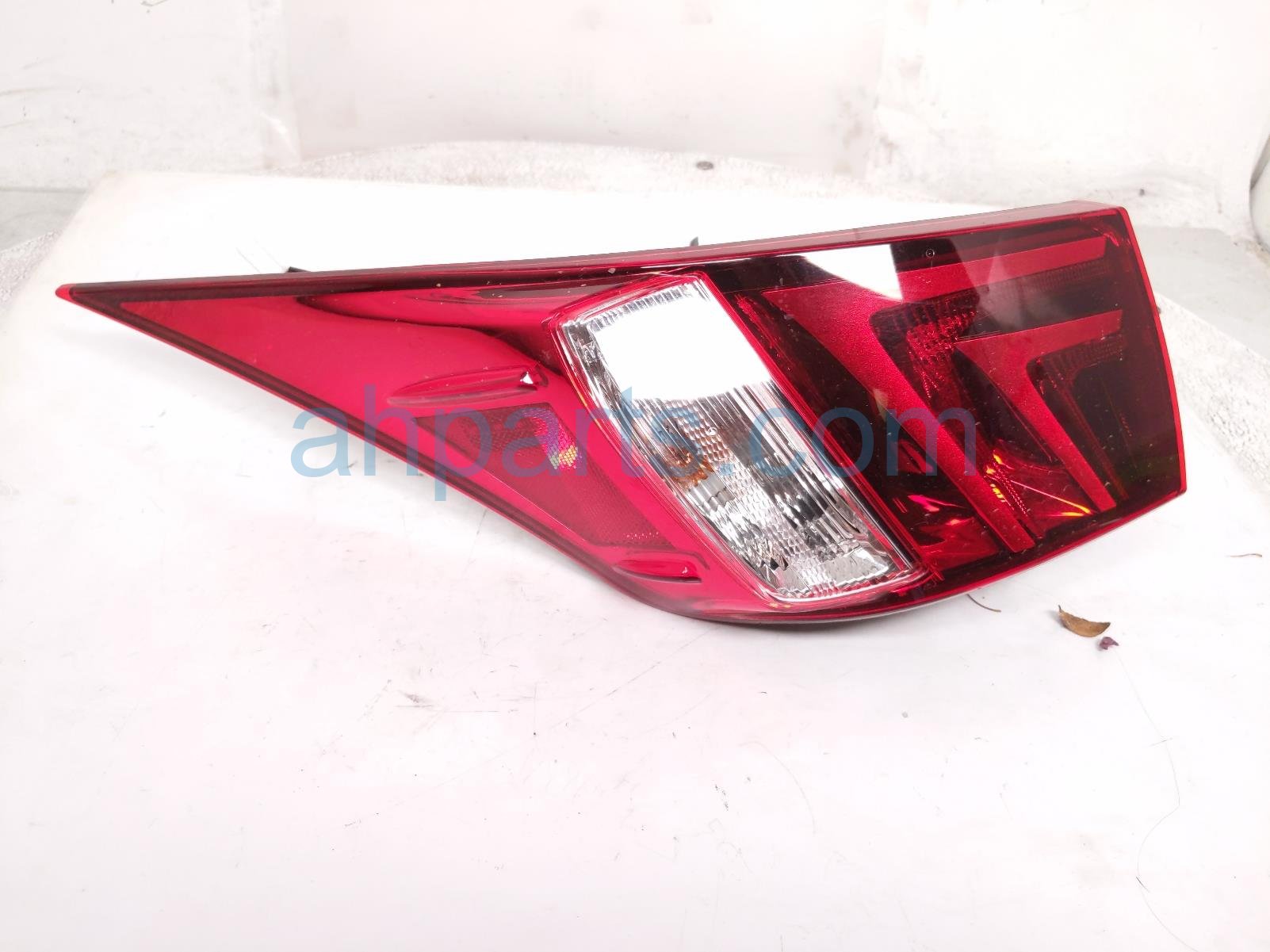 $200 Lexus RH TAIL LAMP (ON BODY) $200 Lexus RH TAIL LAMP (ON BODY)