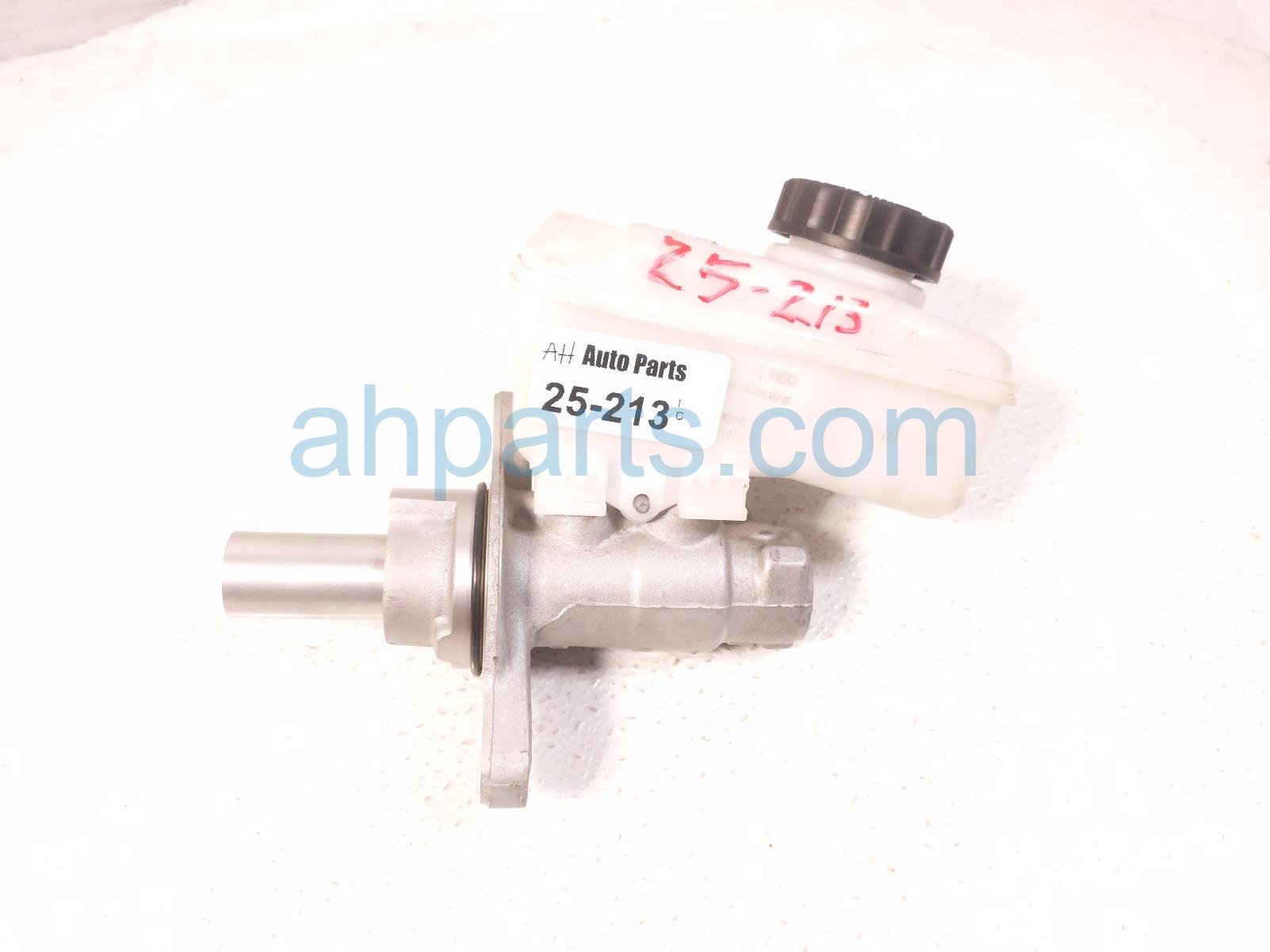 $45 BMW BRAKE MASTER CYLINDER W/RESERVOIR $45 BMW BRAKE MASTER CYLINDER W/RESERVOIR