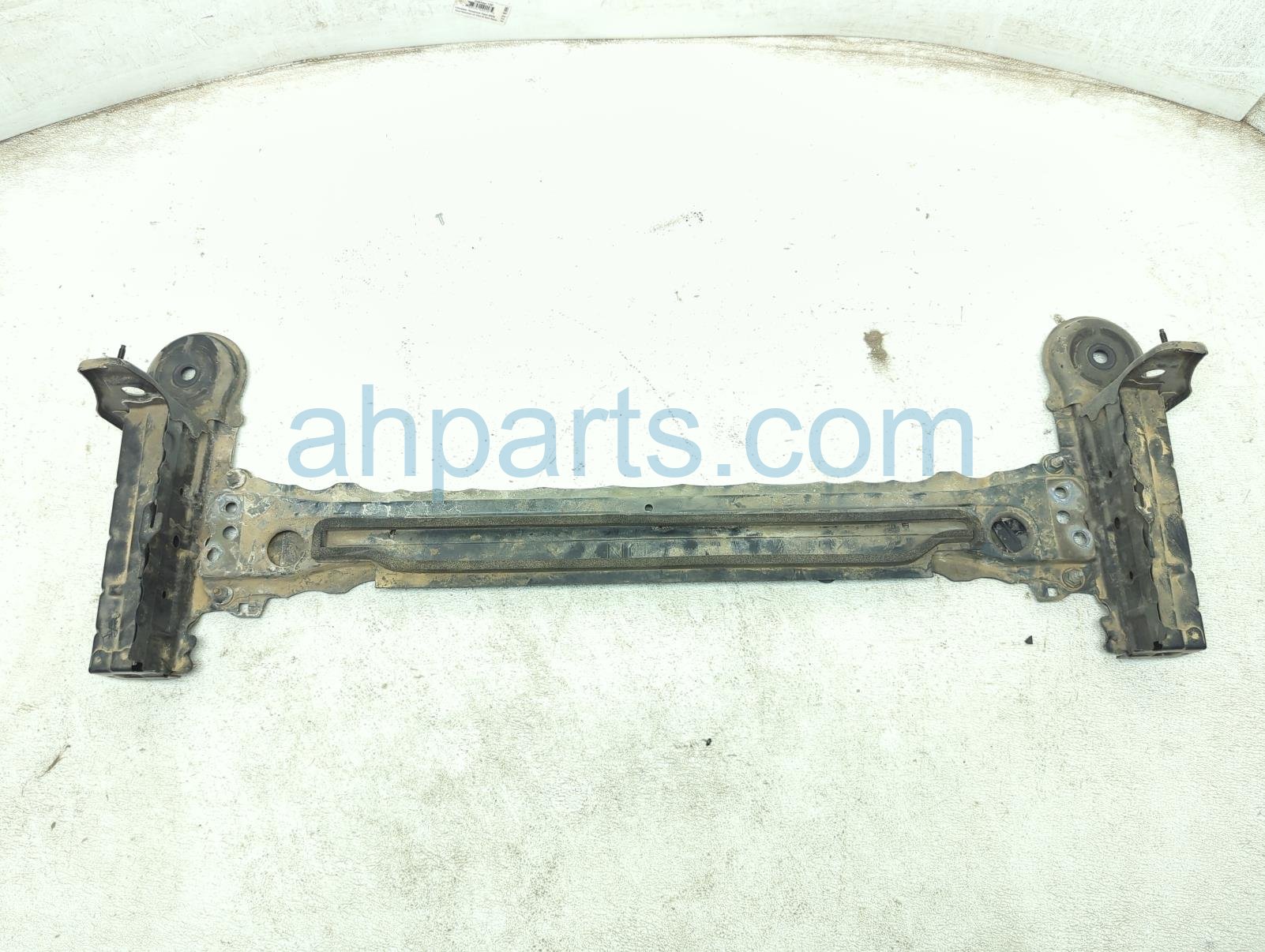 $100 Toyota LOWER TIE BAR & SUPPORT BRACKETS