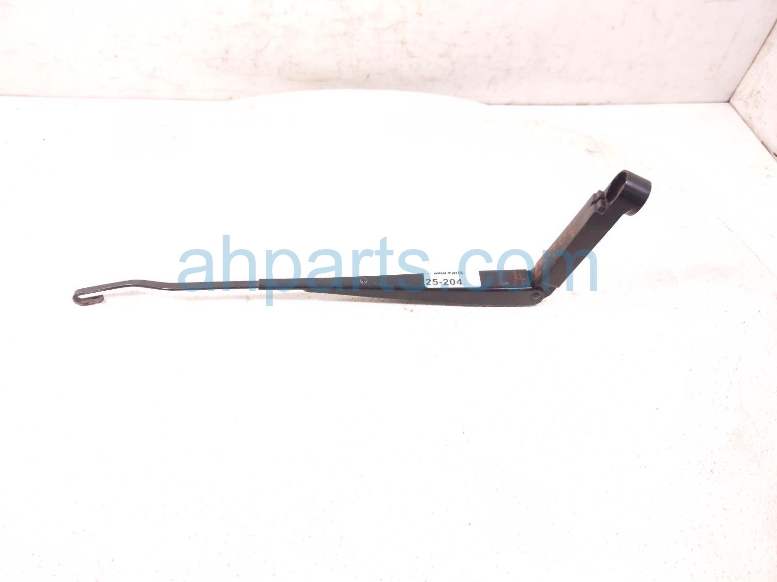 $15 Nissan LH WINDSHIELD WIPER ARM $15 Nissan LH WINDSHIELD WIPER ARM