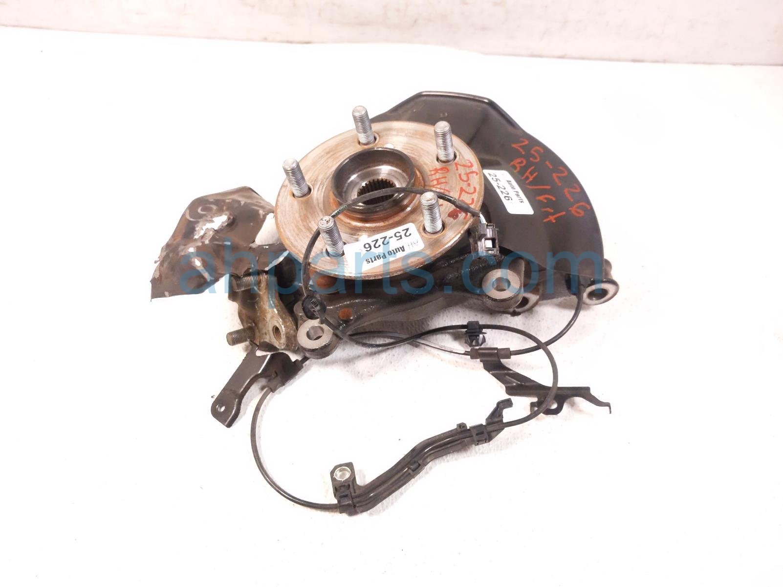 $250 Toyota FR/RH SPINDLE KNUCKLE HUB *