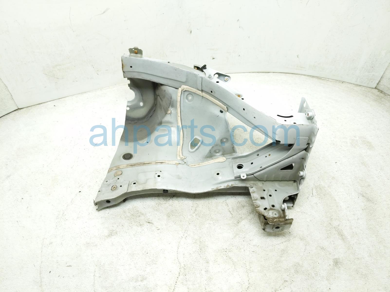 $299 Honda RH APRON / SHOCK TOWER CUT - WHITE $299 Honda RH APRON / SHOCK TOWER CUT - WHITE