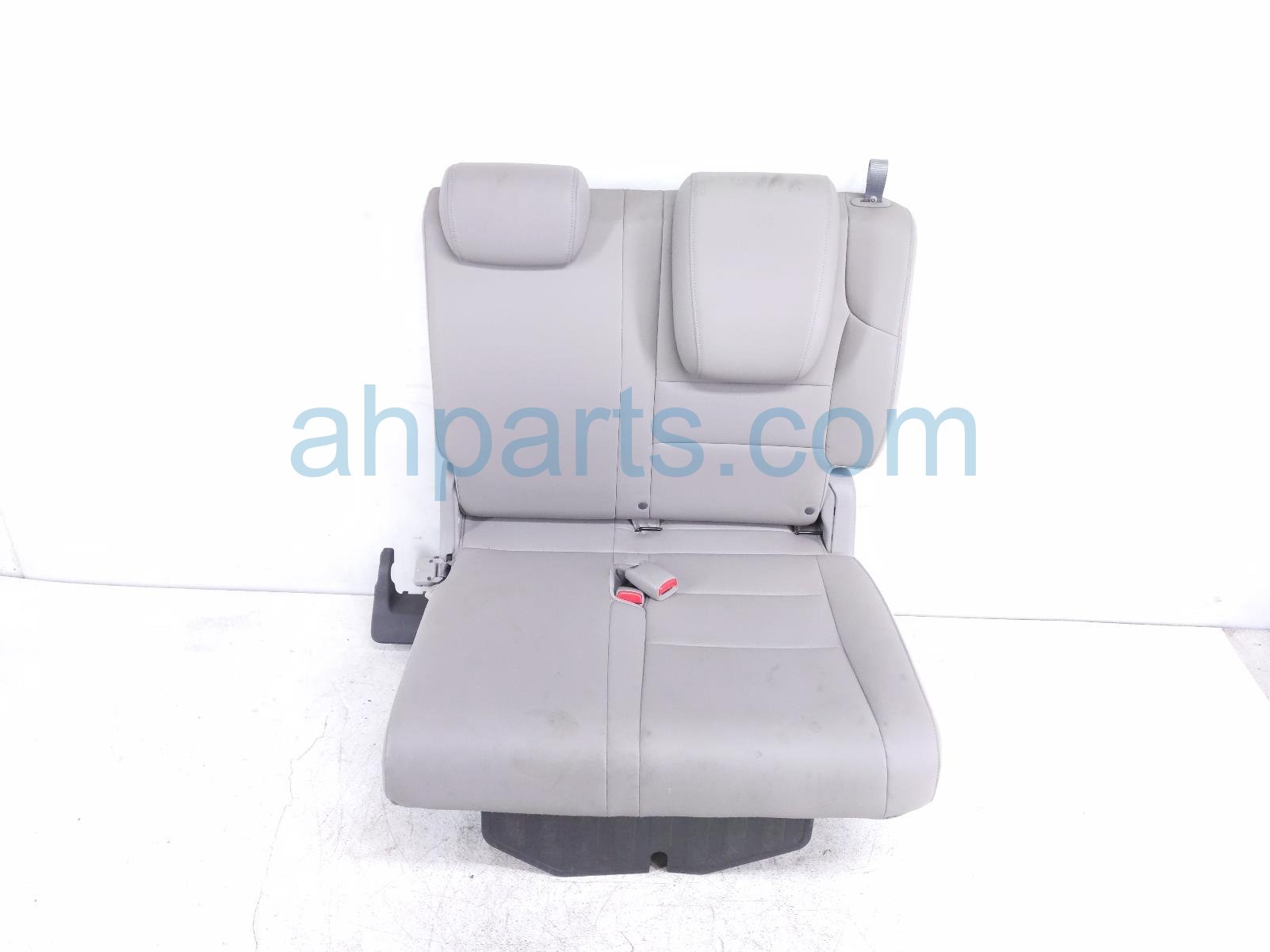 $150 Honda 3RD ROW LH SEAT - GREY LEATHER * $150 Honda 3RD ROW LH SEAT - GREY LEATHER *