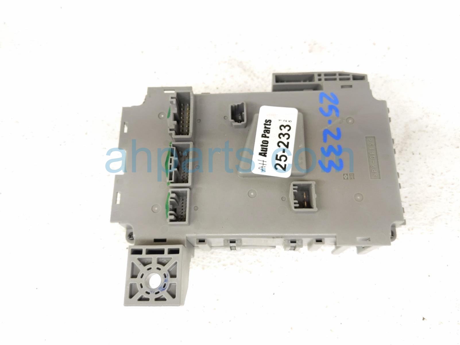 $75 Honda LH CABIN FUSE / JUNCTION BOX - SPORT $75 Honda LH CABIN FUSE / JUNCTION BOX - SPORT