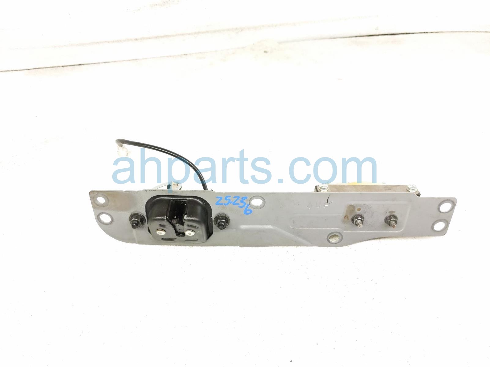 $125 Nissan TRUNK LATCH LOCK ACUATOR