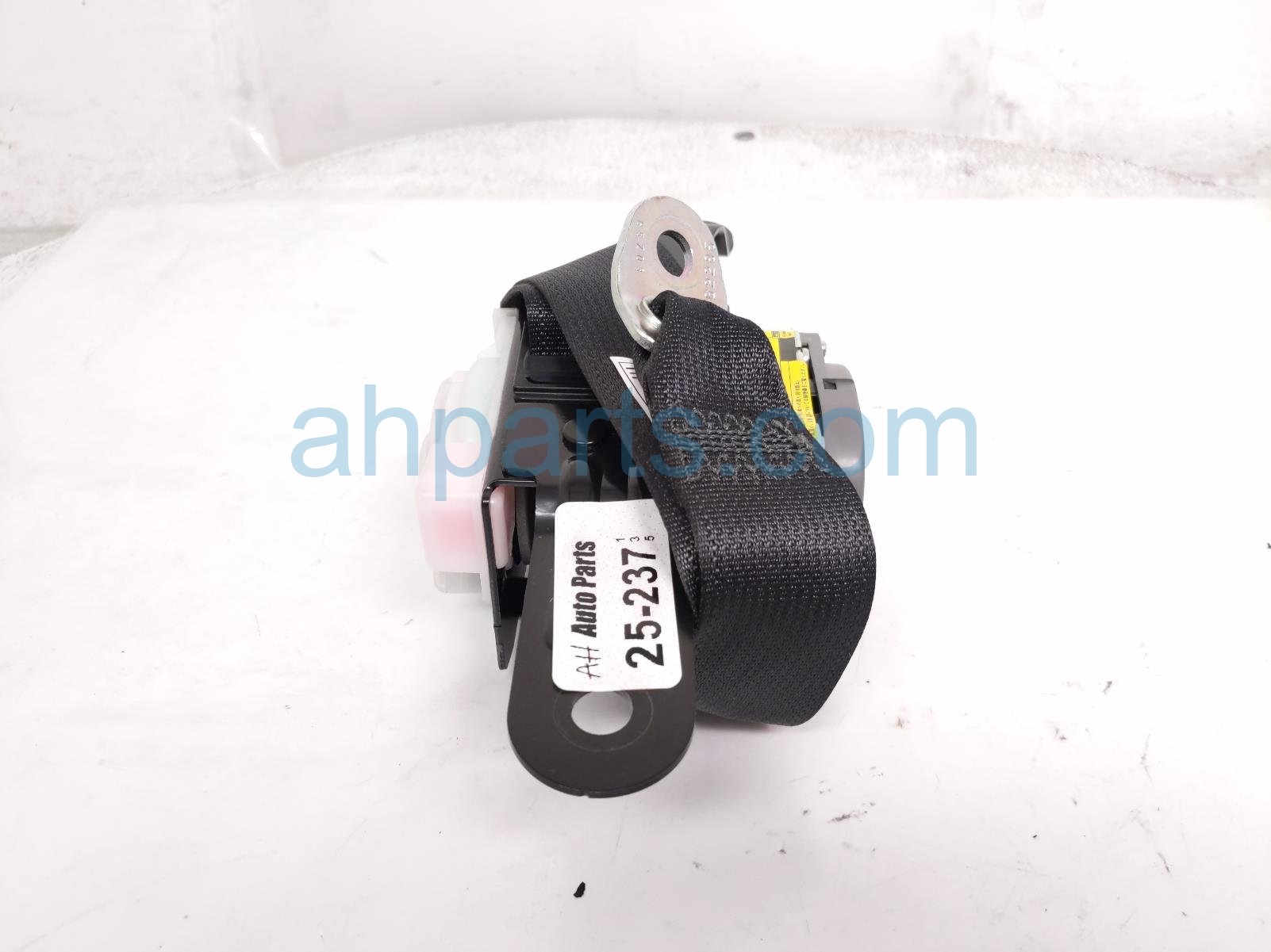 $149 Lexus 2ND ROW LH SEAT BELT - BLACK $149 Lexus 2ND ROW LH SEAT BELT - BLACK