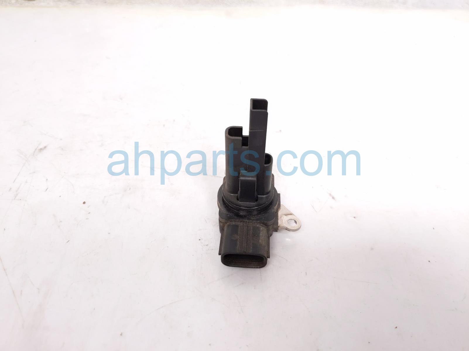 $40 Toyota MASS AIRFLOW METER - 2.5L $40 Toyota MASS AIRFLOW METER - 2.5L